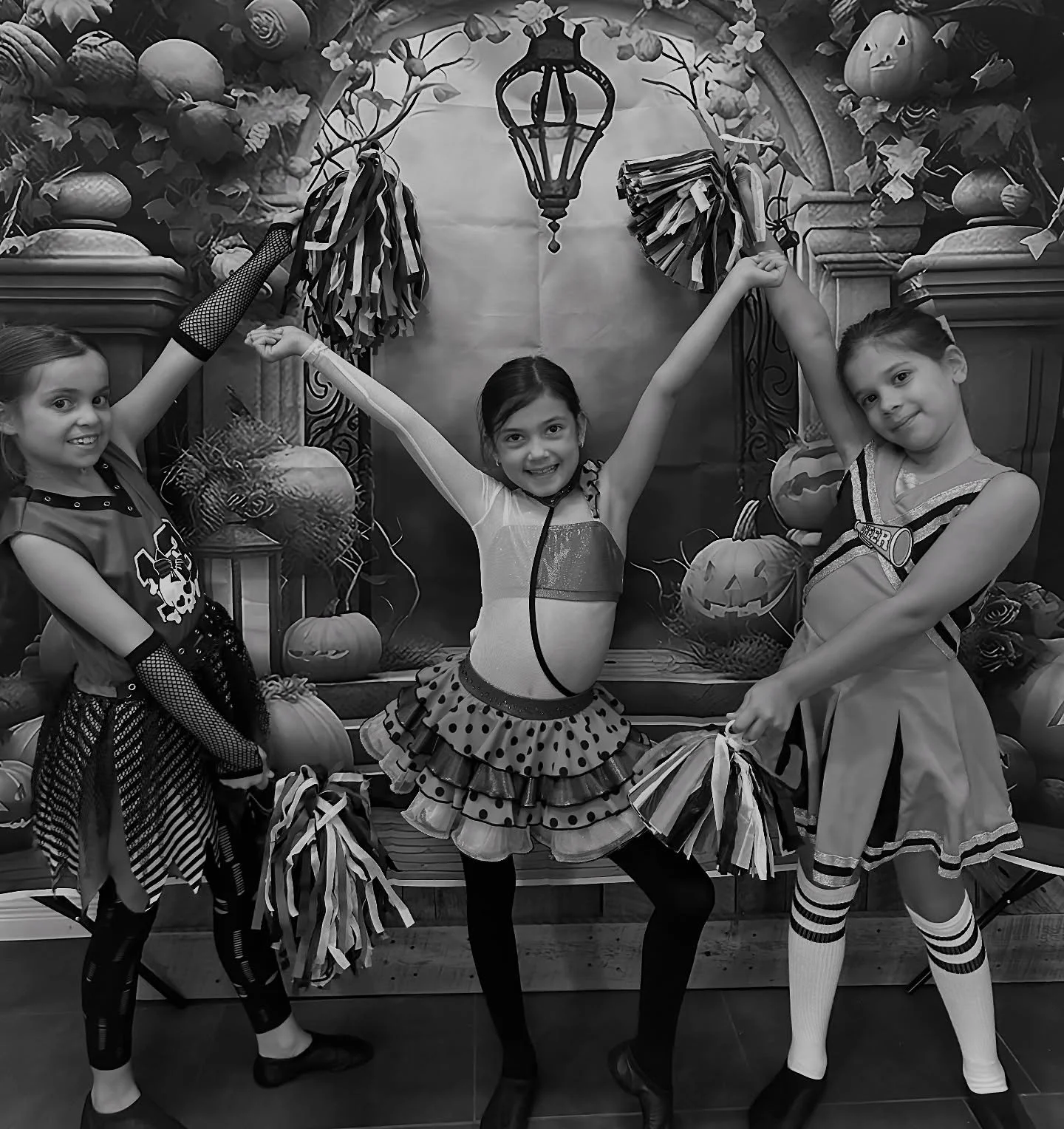 👻 Dress Up for Halloween &amp; Bring a Friend Week!
🗓️ October 25th&ndash;30th
Come to class in your spookiest (or cutest!) costume and bring a friend to join the fun!
Please remember costumes must be dance-friendly so dancers can move safely and c