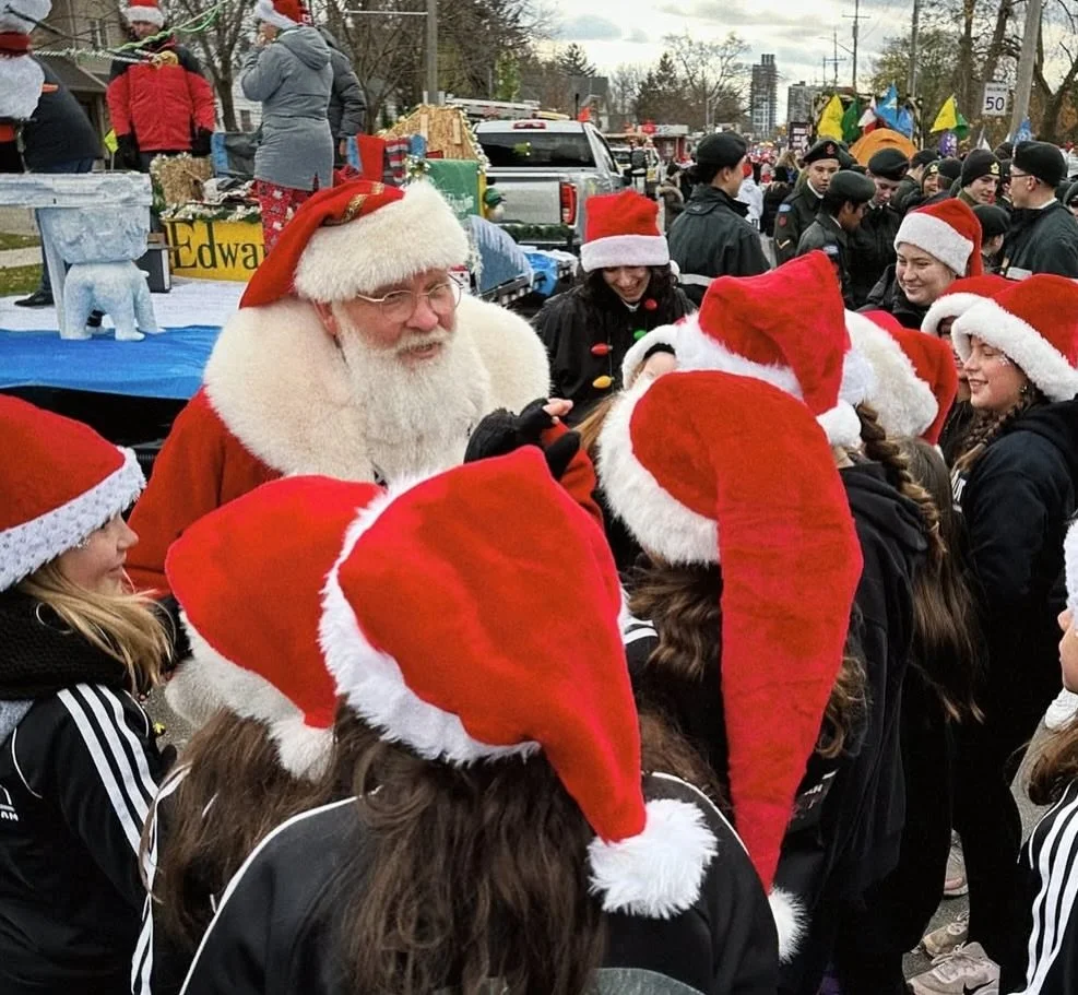 It&rsquo;s that magical time of year! 🎄We&rsquo;re SO excited to be dancing our way through the Santa Claus Parade again this year! Join us this Sunday at 2 PM for all the holiday magic + dancing joy! 

The parade begins at the corner of Drury Lane 