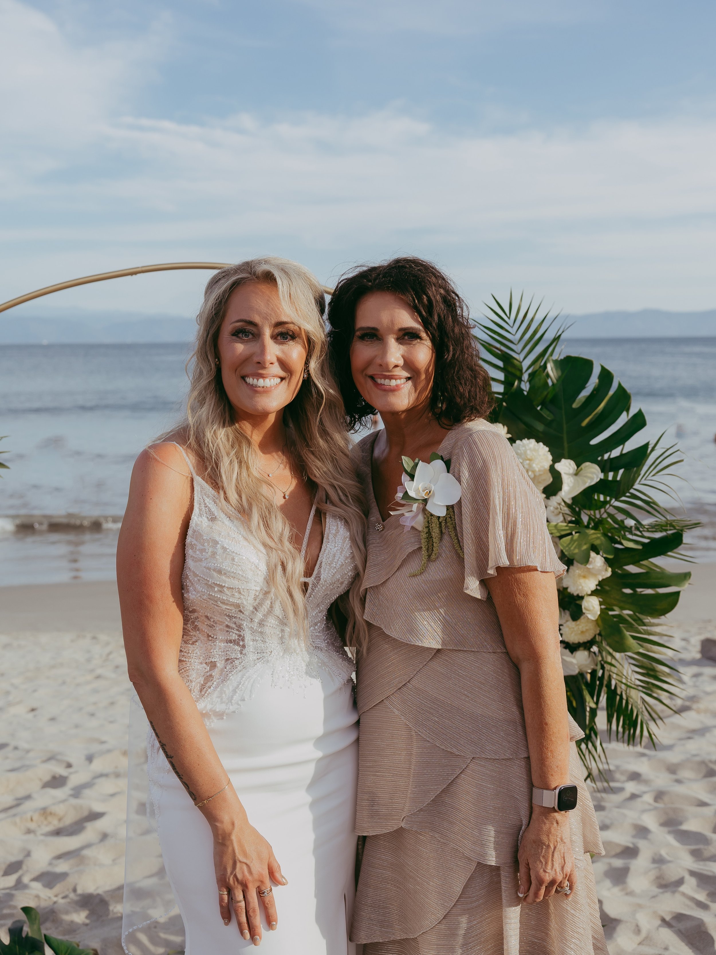 HAPPY MOTHERS DAY 🤍🫶🏼✨ 

At age 16 I may never have imagined my mom being my best friend, but boy how times change! Thank you for being my best friend, confidant and my shoulder to lean on through this journey of life. You deserve the best day tod