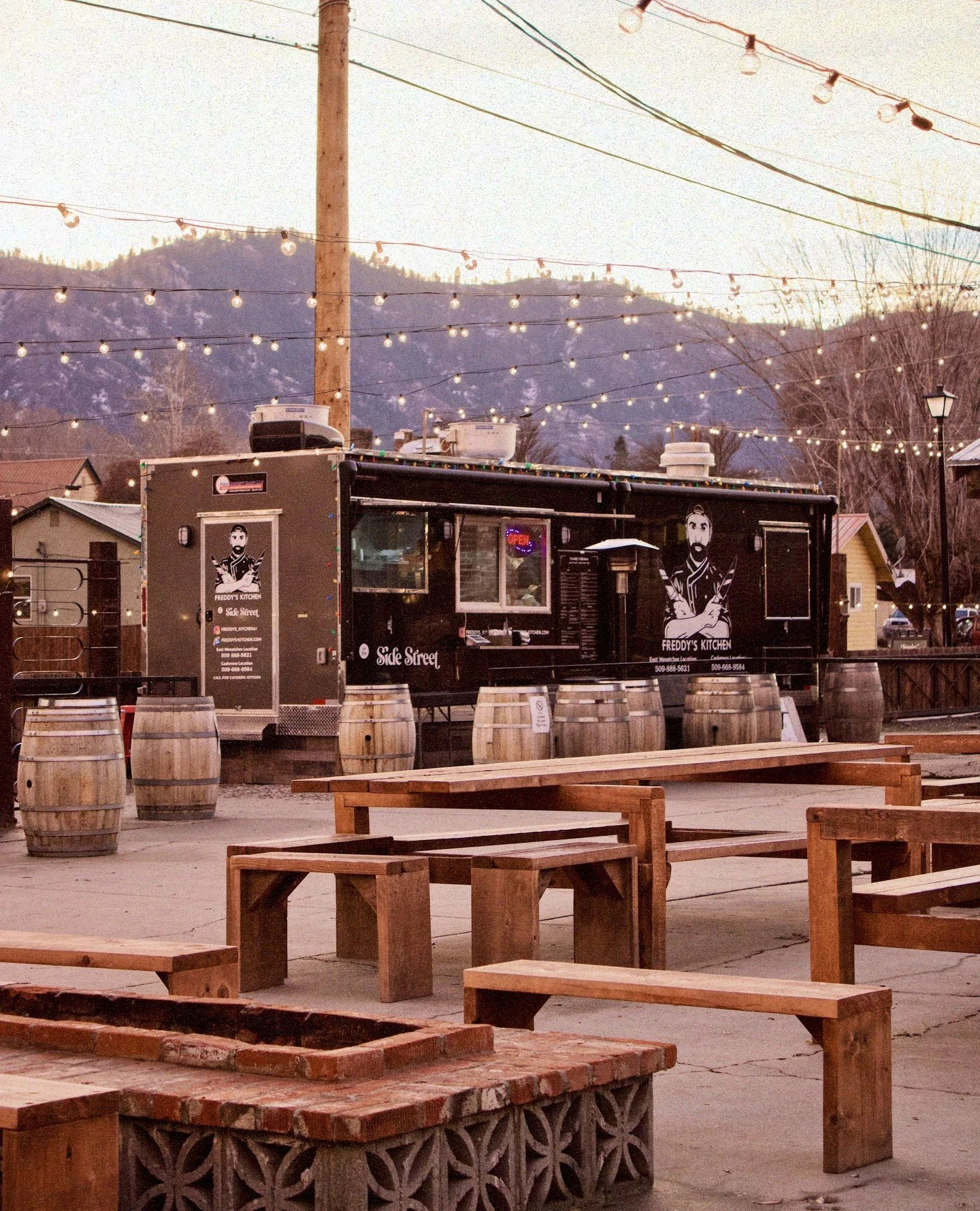 Cider tastes better when you don&rsquo;t have to think about dinner. Luckily, @freddys_kitchen21 is always here serving up delicious food all week long at the taproom.⁠
⁠
See you soon!⁠
⁠
⁠
⁠
#yondercider #freddyskitchen #borntoroam #yondereast #illb