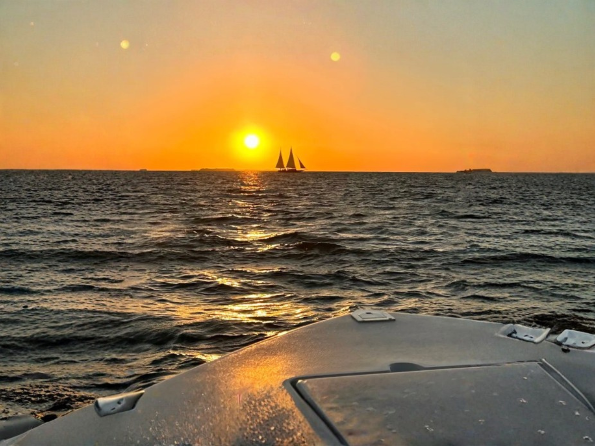Private Powerboat Sunset Cruise