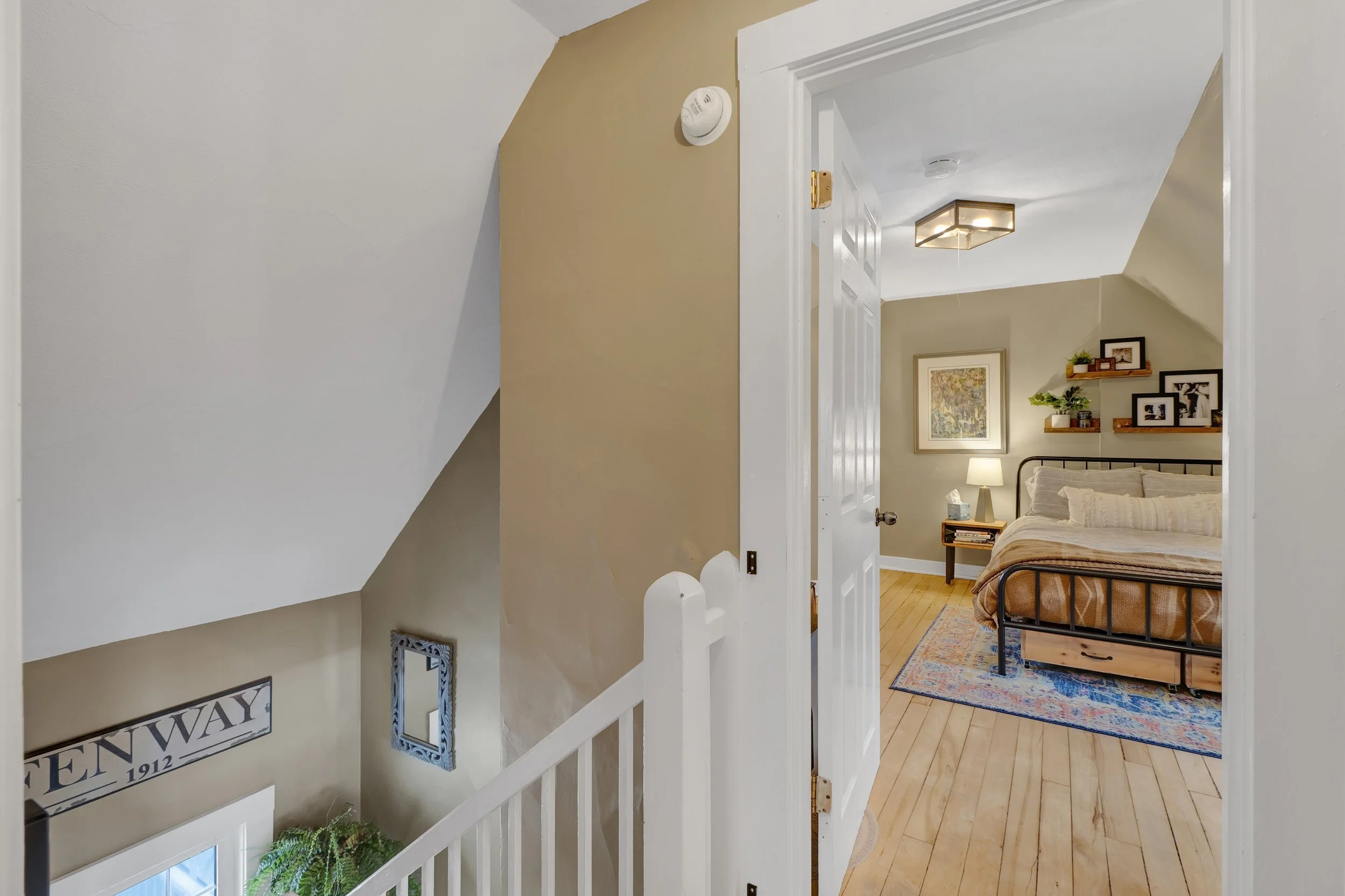 Master Bedroom: Tight Quarters