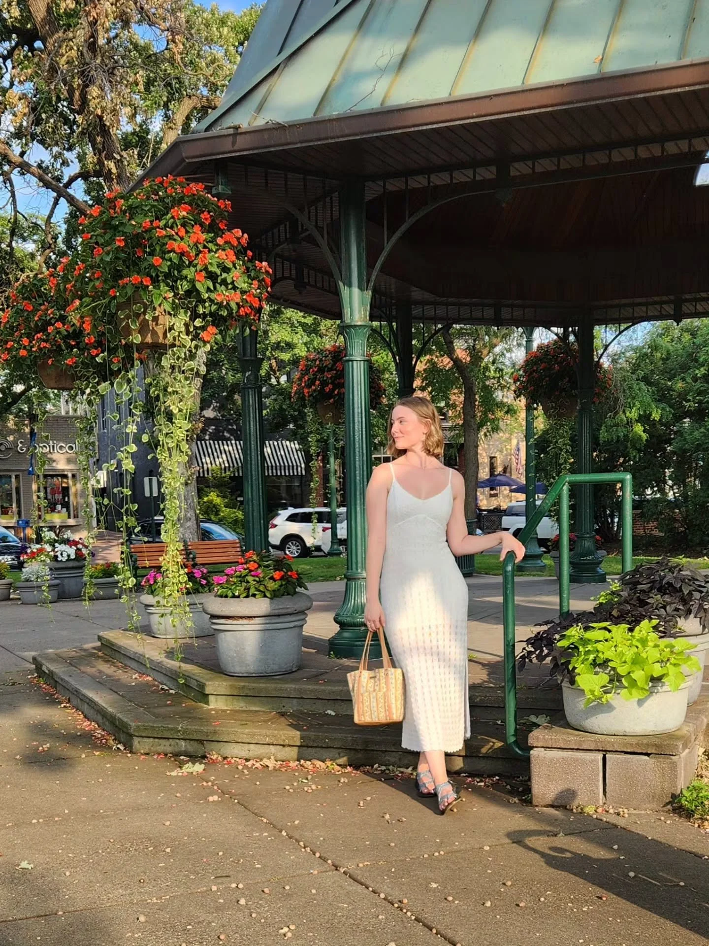 2025 - The year of the bob ✨️
The only word that I can fully encapsulate this year in is the word "change." We started off the year in Duluth, where I spent my final semester with the people I have loved so dearly for the last four years. G