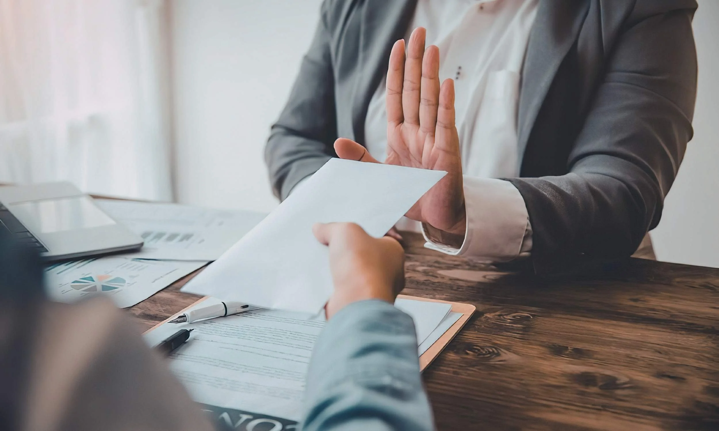 When Should an Aesthetic Expert Witness Refuse Instruction?
