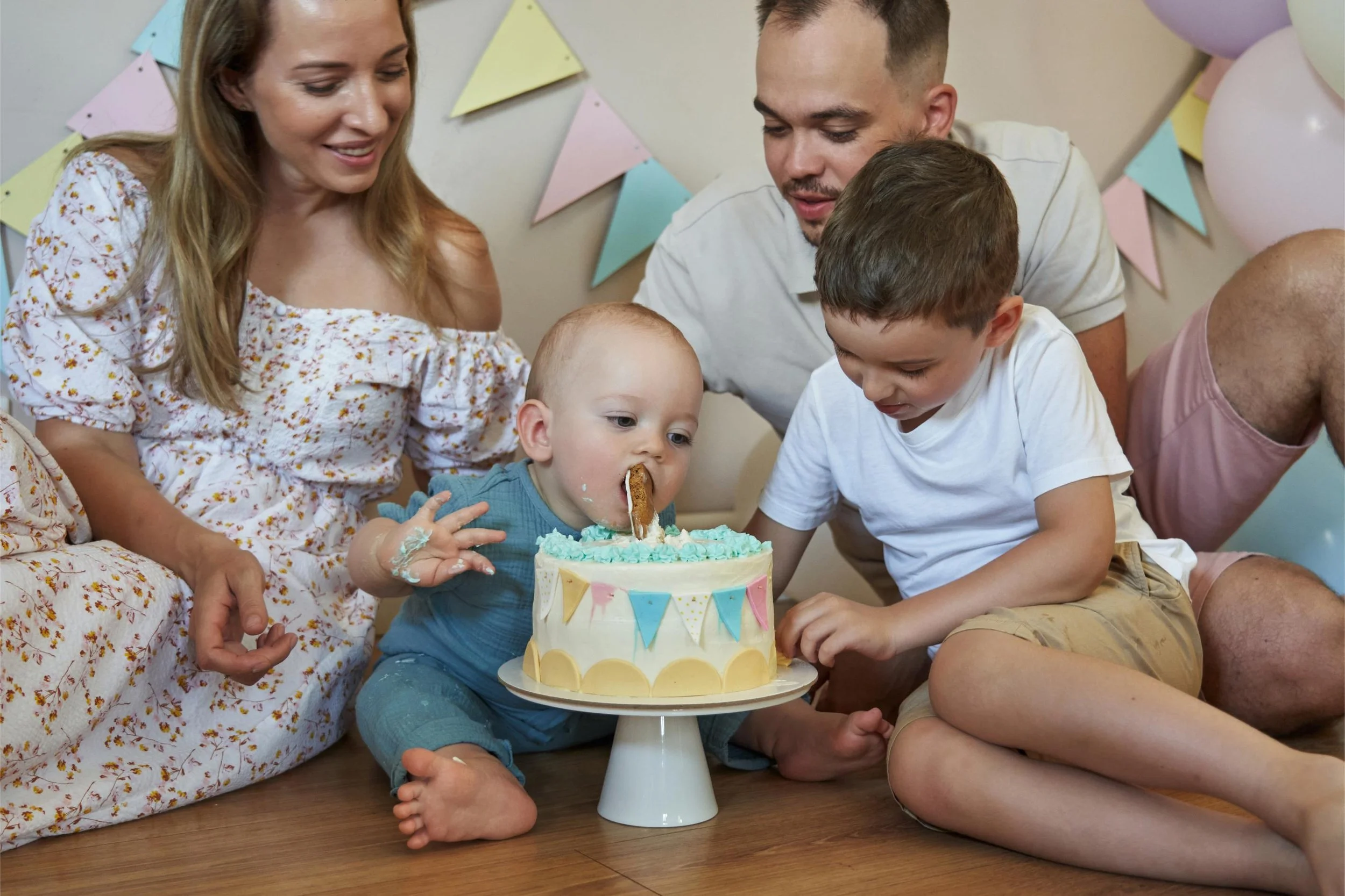The Ultimate Guide to Cake Smash, Newborn, & Maternity Photography in Northern Melbourne