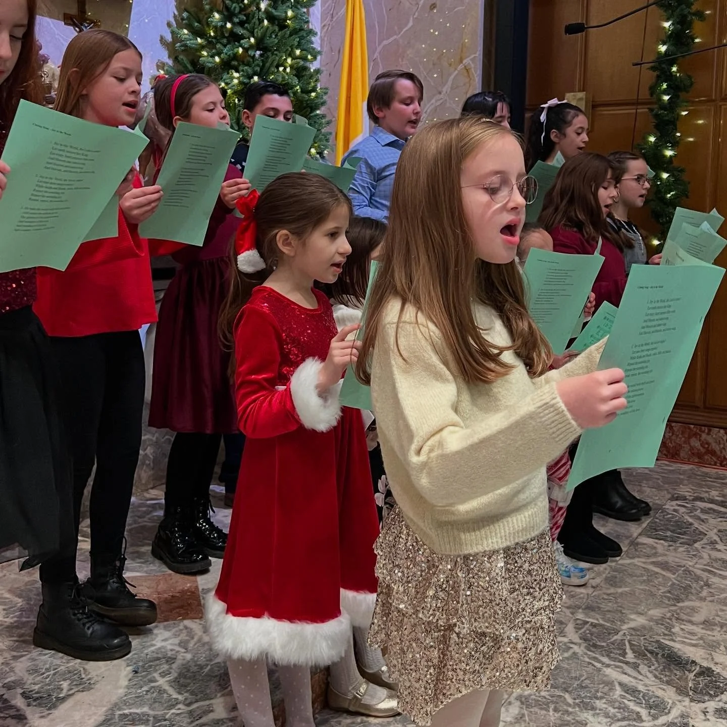 Tiny voices, big dreams&mdash;culminating in a magical holiday performance! 🎶✨ 
The Center for Creative Learning invites young singers to join FREE weekly classes and discover the joy of music, friendship, and stage presence&mdash;all leading up to 