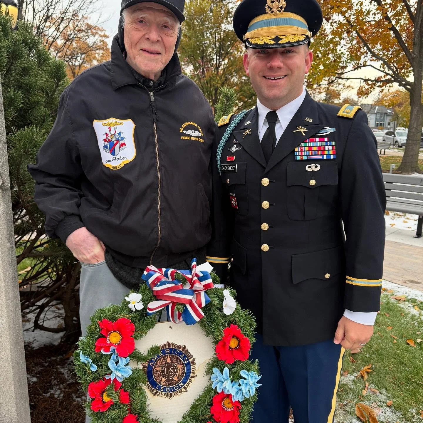 🇺🇸 Veterans Day in Park Ridge: Honoring the Greatest Generation
This morning at Hodges Park, the community gathered for a moving Veterans Day Memorial Ceremony, joined by members of American Legion Post 247 and guest speaker Park Ridge resident She