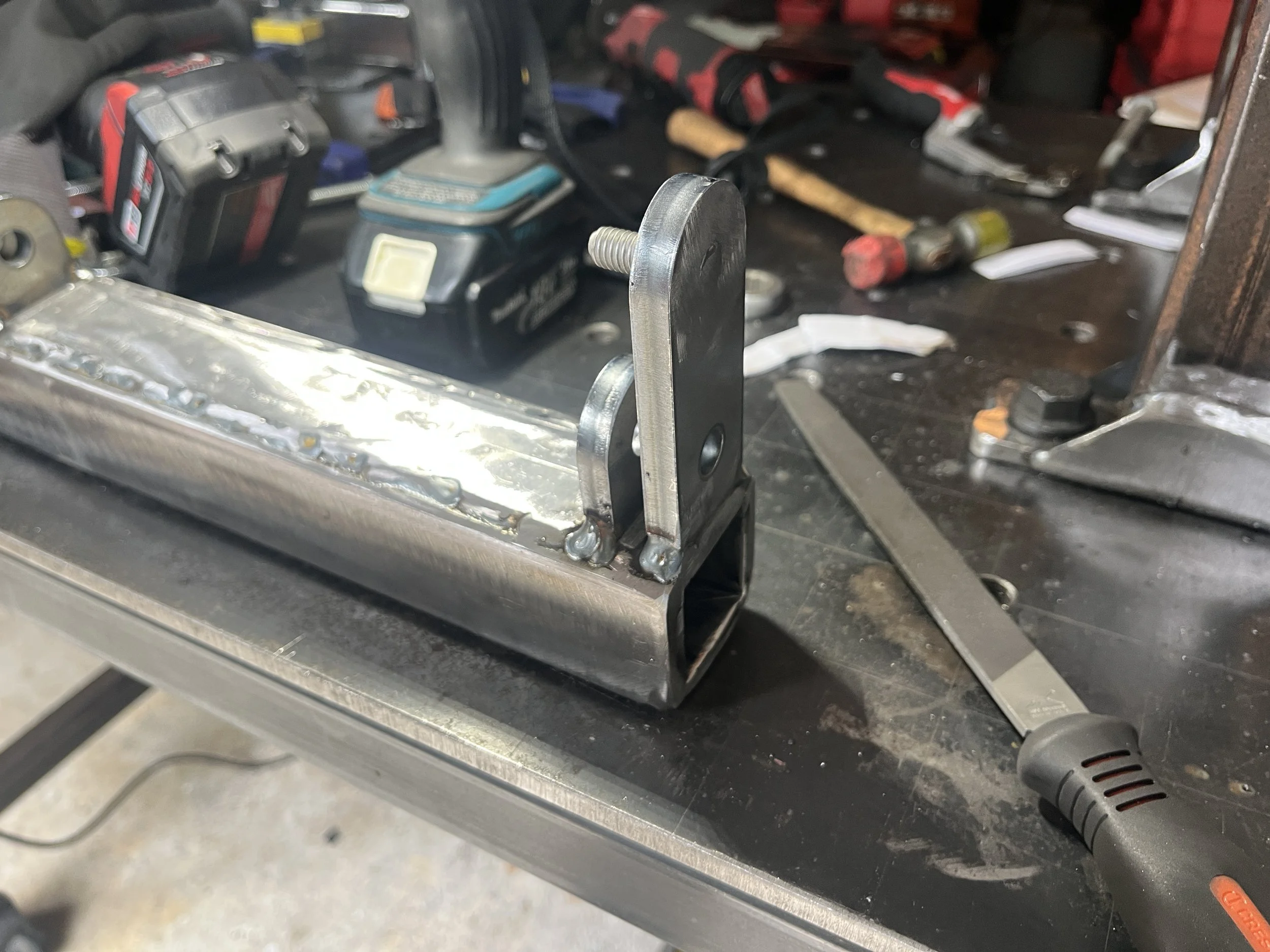 Cleaning up the hinges