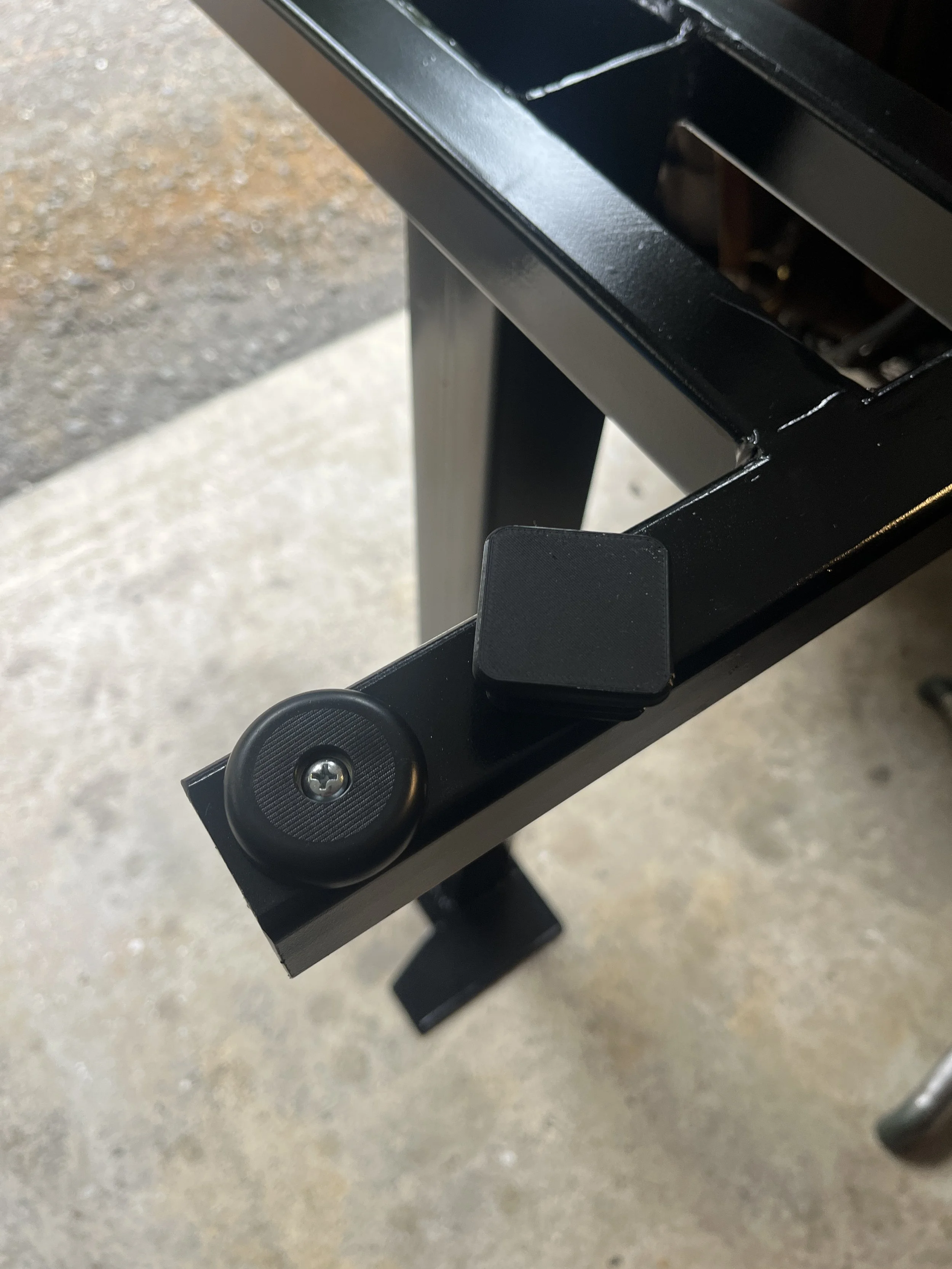 3D printed end caps give it a finished look