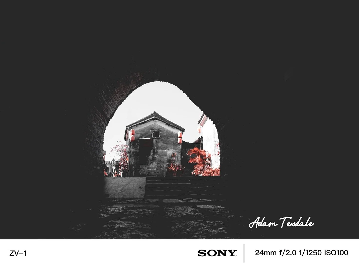 🌄✨ Stepping into history at Dapeng Fortress! 🏯 These ancient walls have witnessed centuries of stories, and wandering through its winding alleys felt like traveling back in time. From the weathered watchtowers to the serene coastal views, every cor