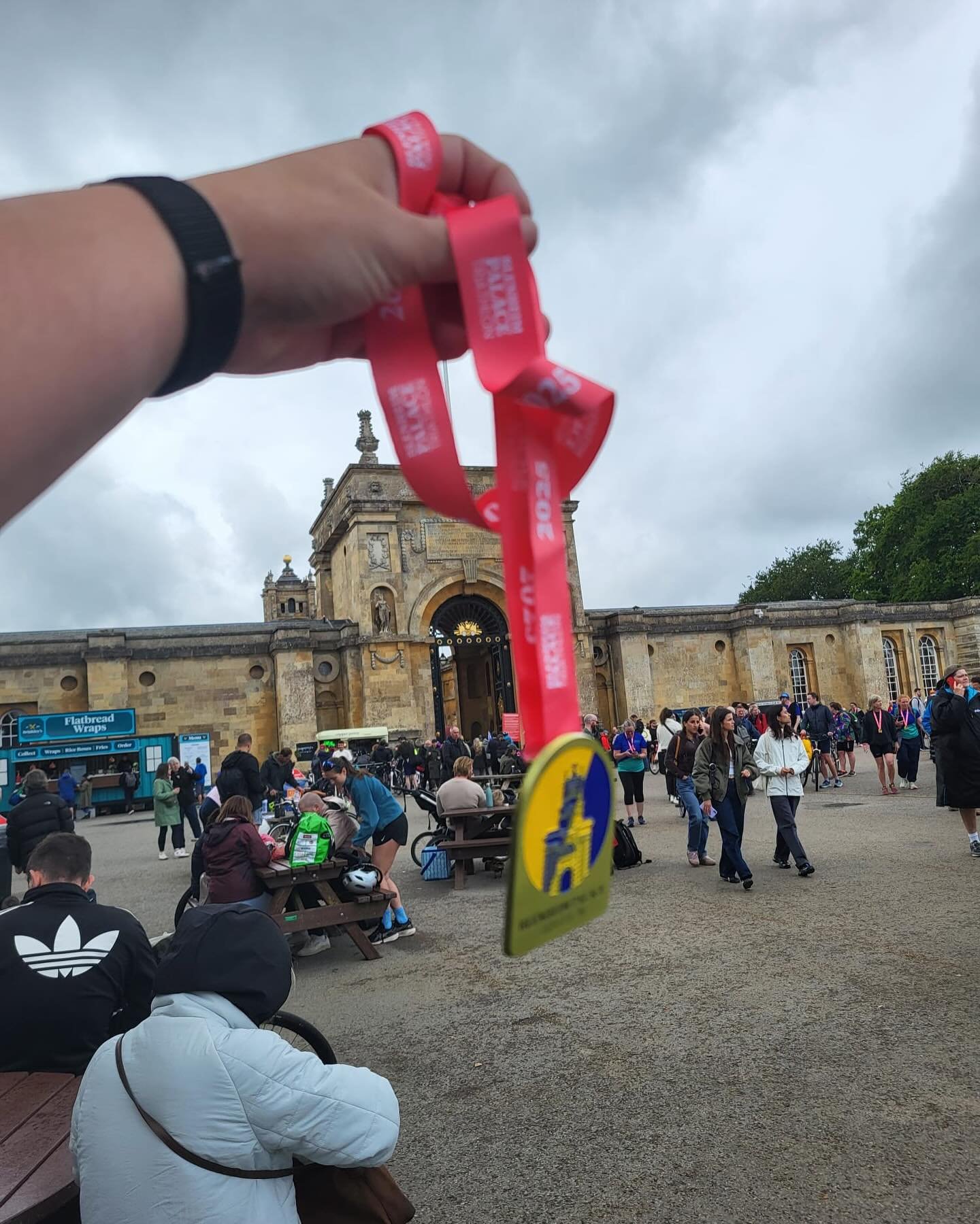 And next up @christelkoenders overcoming recent injuries to get the job at #blenheimpalacetriathlon - onwards and upwards towards 70.3 Knokke-Heist for Christel. #triathlon #triathloncoach