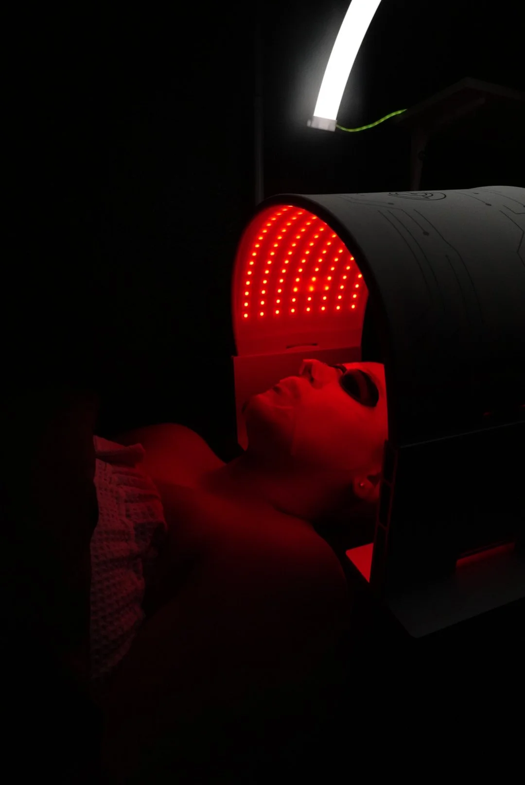 LED LIGHT THERAPY