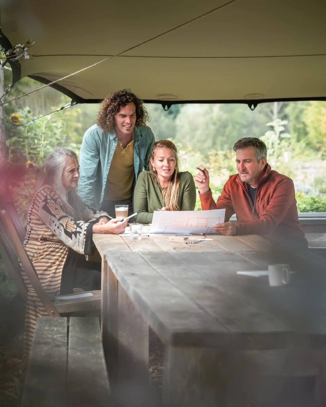 Je thuis voelen, weg van huis ❤️

Bij Kasteelhoeve Wange ben je geen nummertje, maar een welkome gast in ons &lsquo;nest&rsquo;. Wist je dat er op dit domein maar liefst drie generaties van onze familie wonen? Die huiselijke warmte voel je in alles w