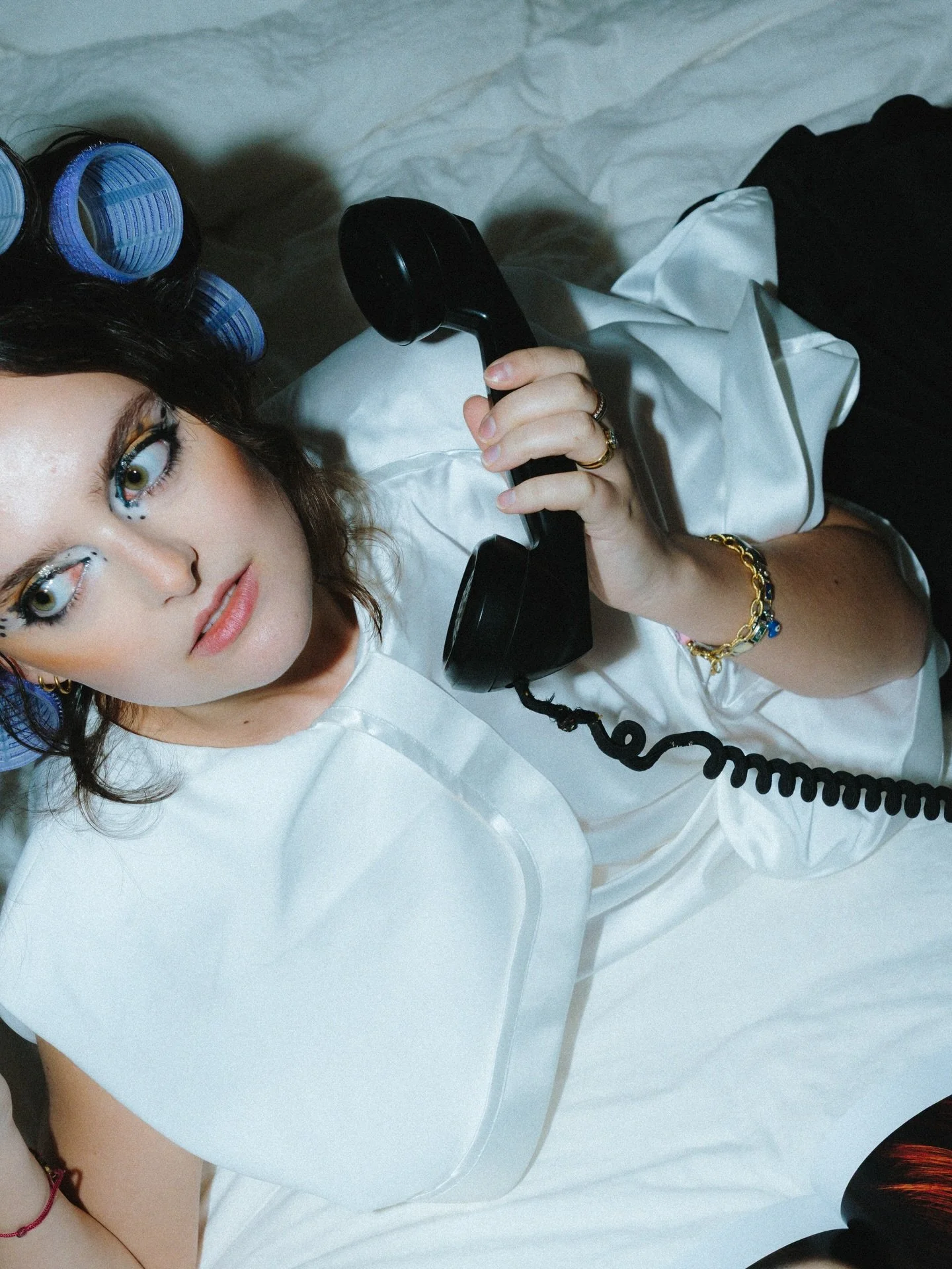 📞🔗🎞️
Stylist @tpvandyck 
Mua @sarahvandromme 
Model @clarice.kroonen