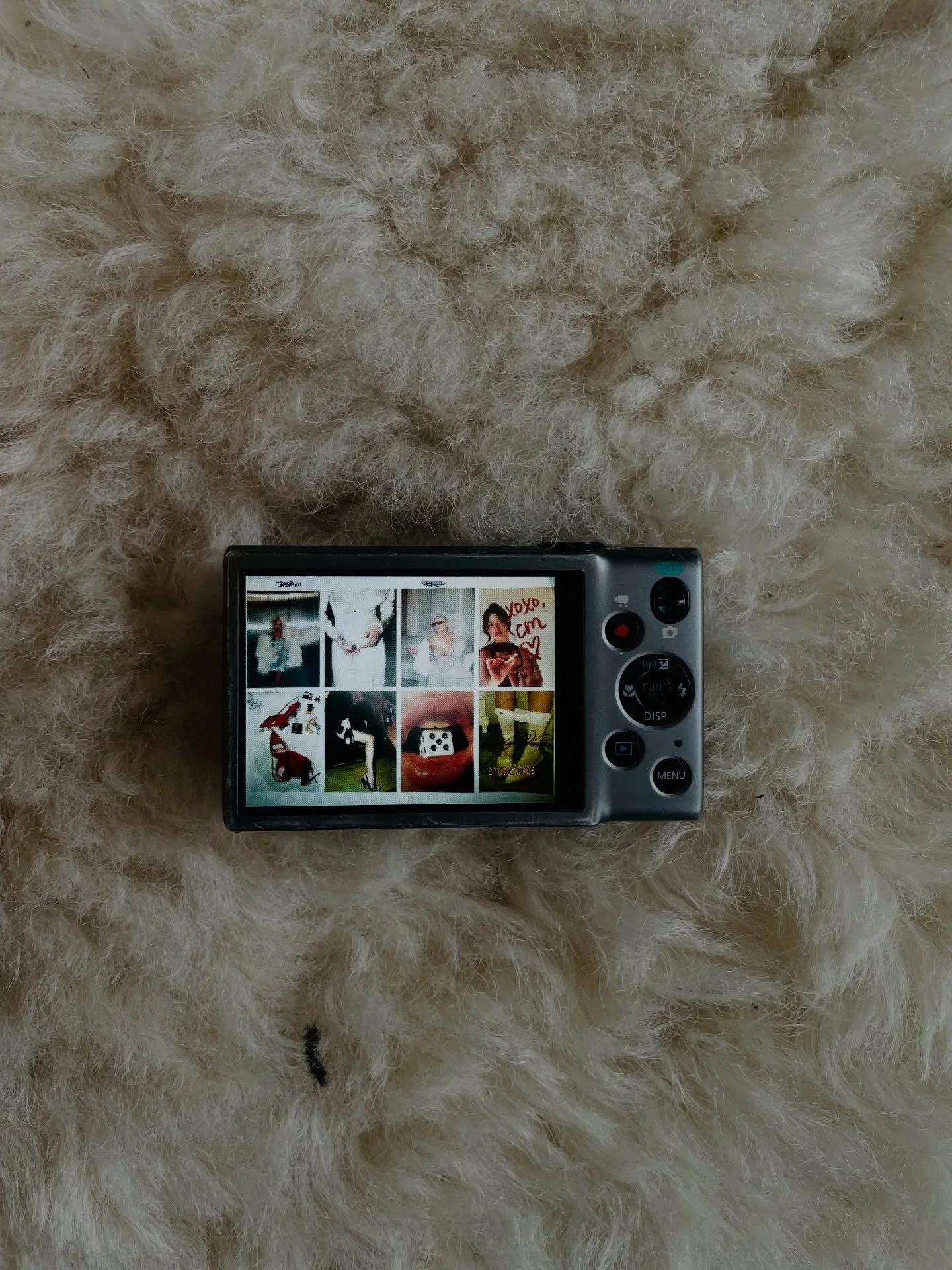 🎞️ old digitals 
@les__sweets 
@flo.vandenbossche