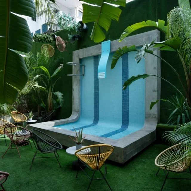 Chic &amp; Basic Gravity