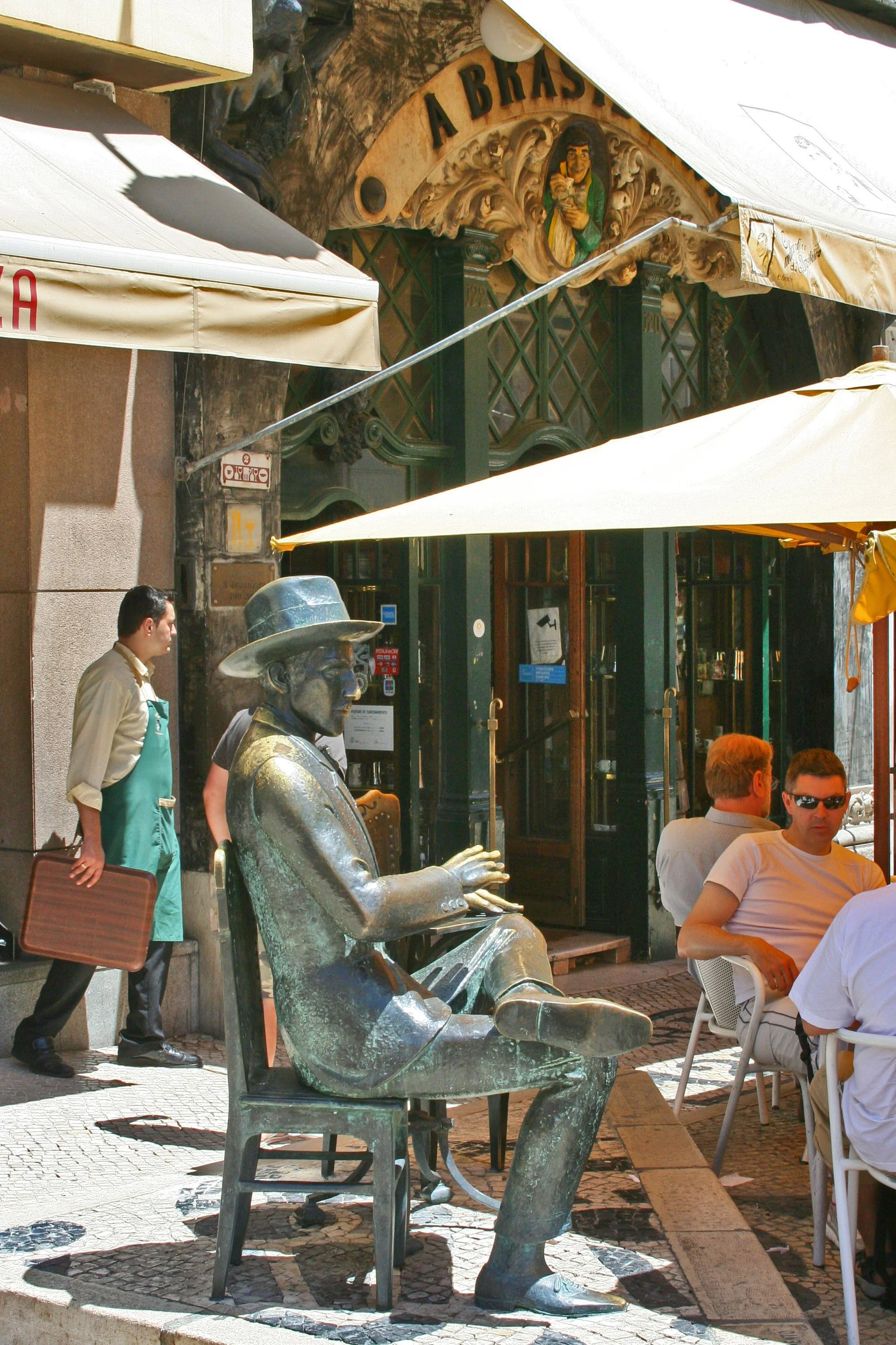 A Brasileira do Chiado café exterior Lisbon family-friendly