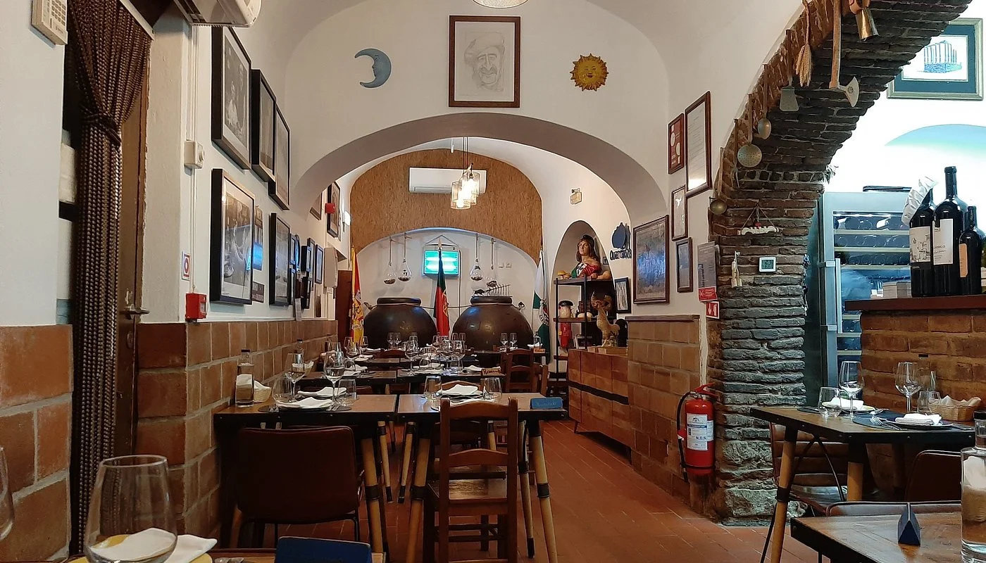 Taberna Típica Quarta-Feira Interior