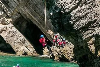 coasteering-sesimbra-portugal-cliff-rappelling.jpg
