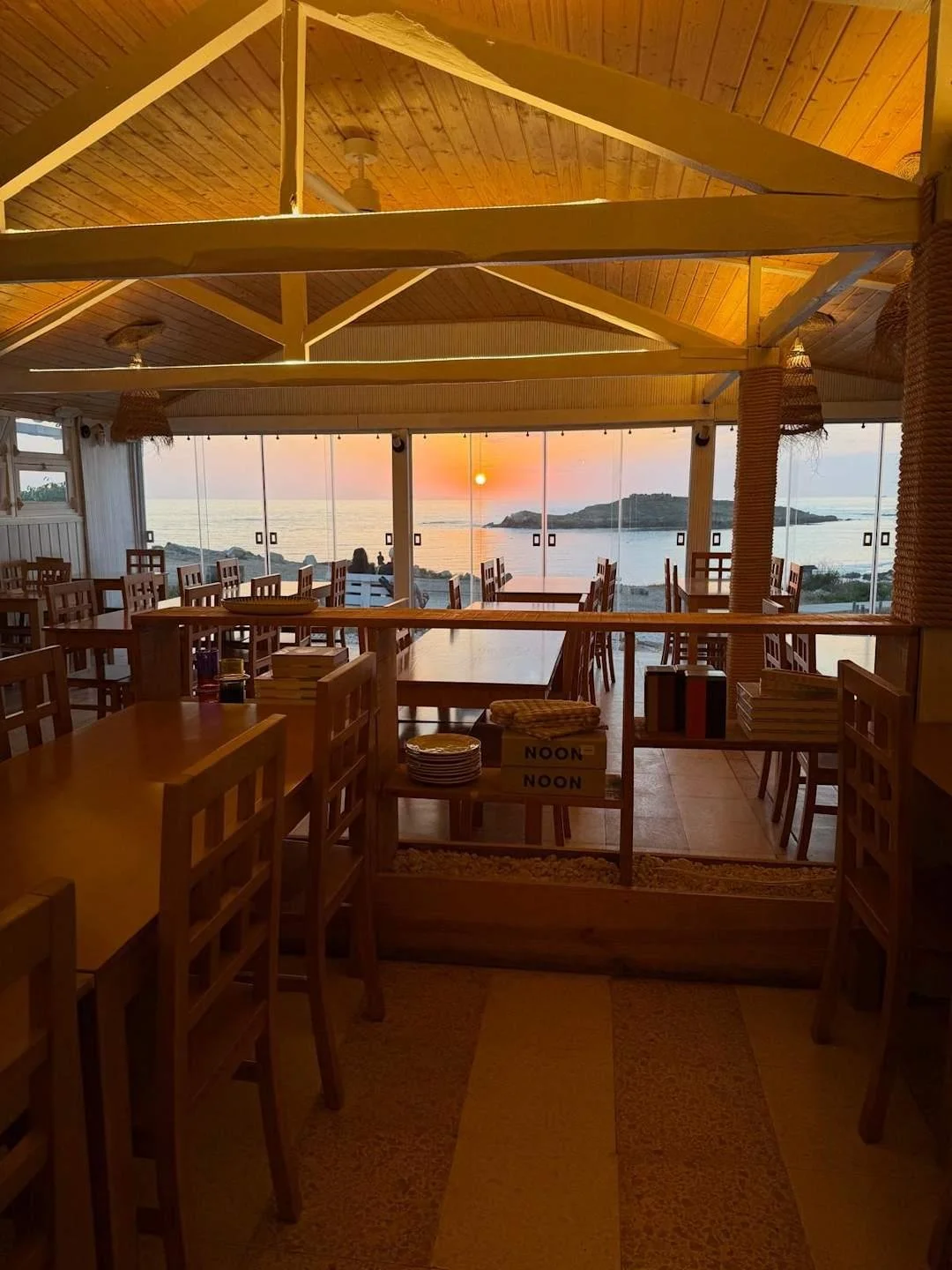 a-ilha-restaurant-ilha-do-pessegueiro-portugal.jpg