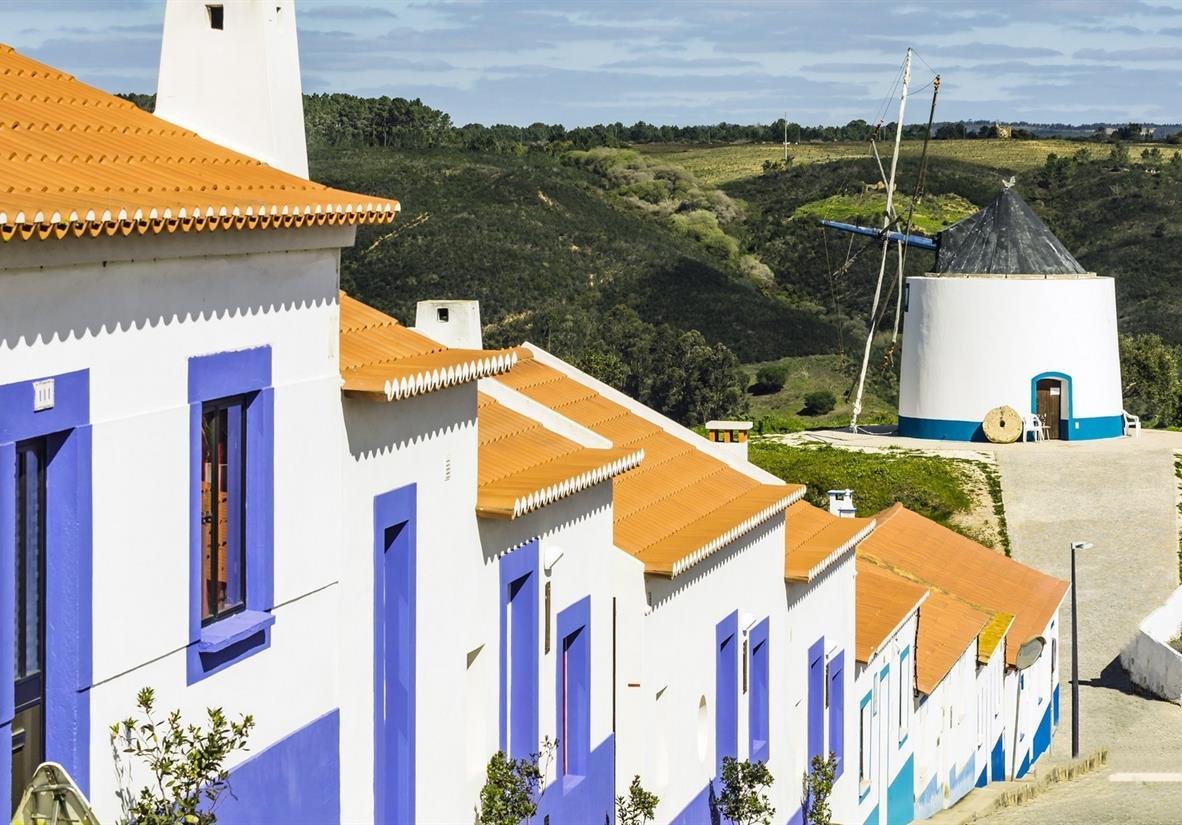 odeceixe-windmill-village-valley-portugal.jpg