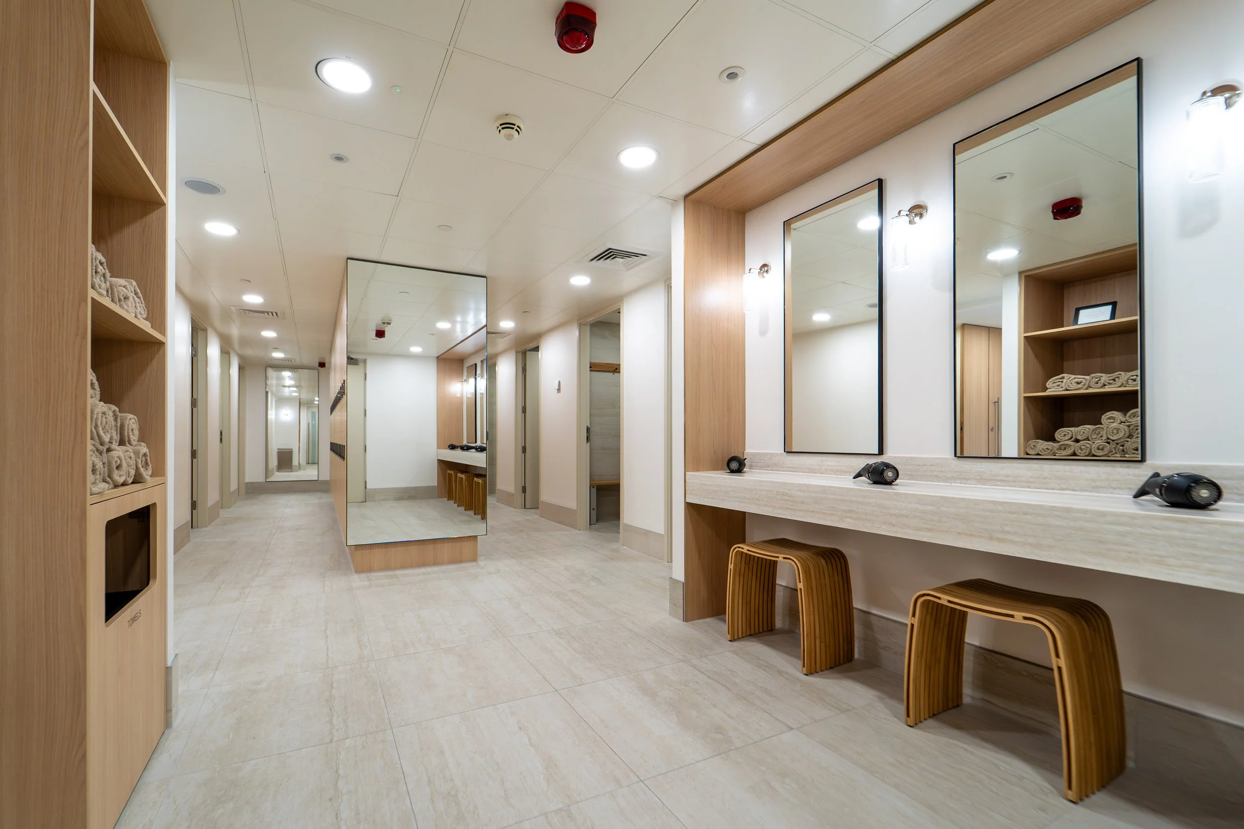 30NorthColonnade_Showers&Lockers-13.jpg