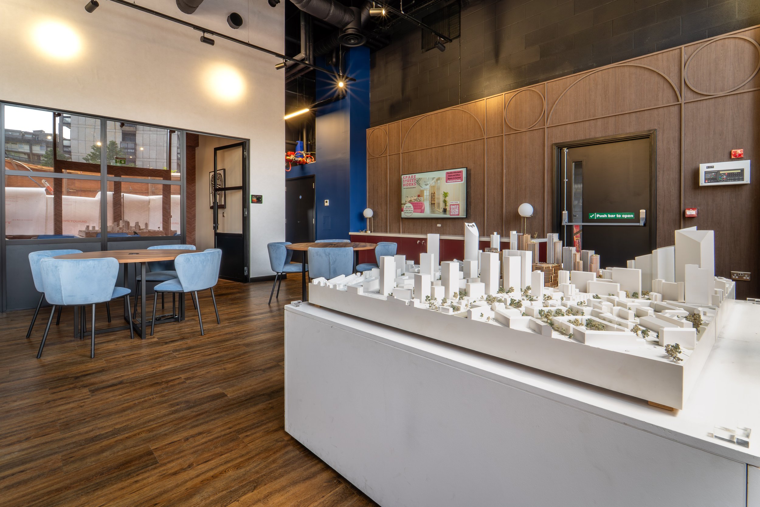 Elephant&Castle_Showroom_--14.jpg