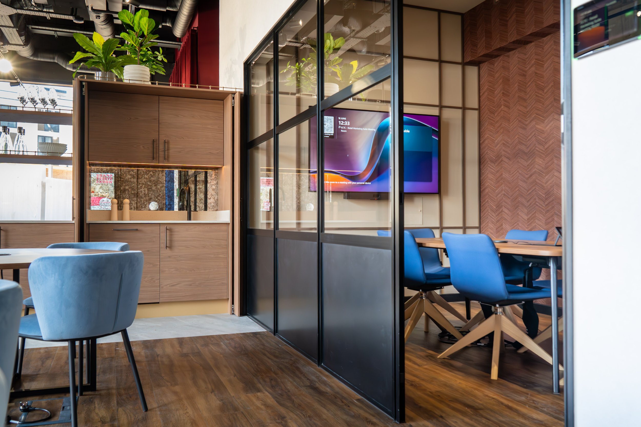 Elephant&Castle_Showroom_--29.jpg