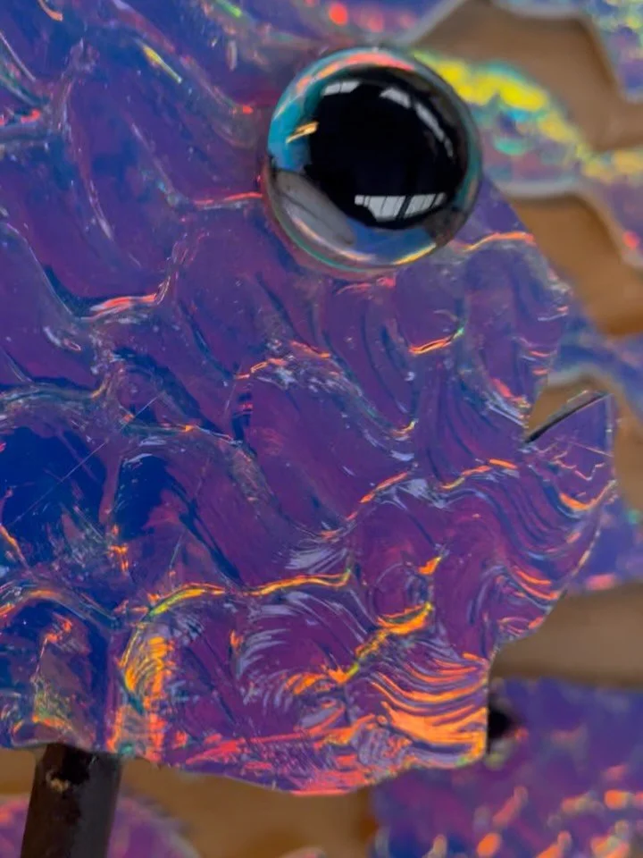 De mooiste visjes van de diepzee 🌀

DIEP - Vanaf februari in de theaters! 

@hetfiliaaltheatermakers 

#poppenontwerp #jeugdtheater #kostuumontwerp #maskers #eva_arends 

Met dank aan @effiescissorhands!