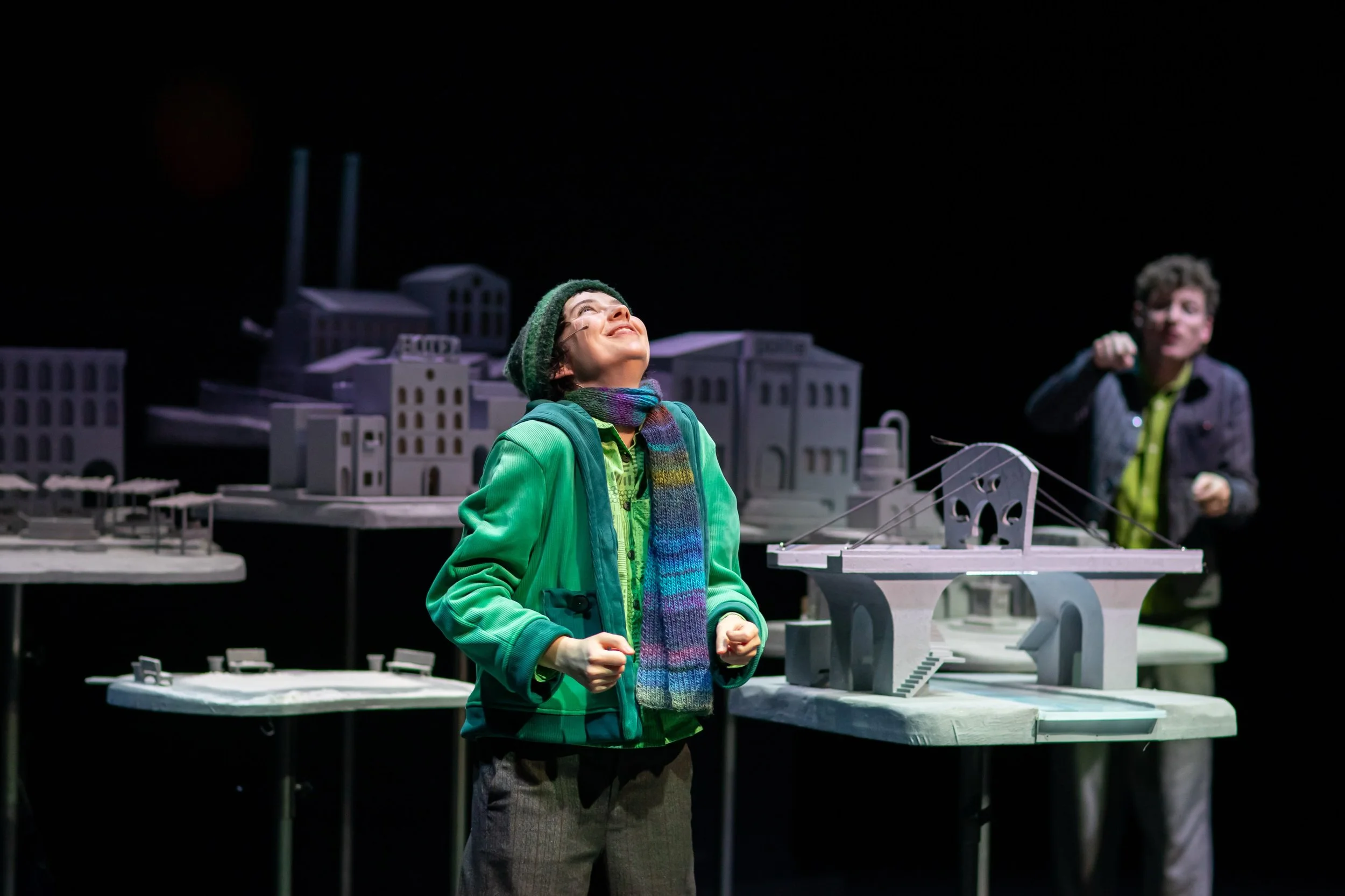 Kostuumontwerp voor DE JONGEN DIE VAN DE WERELD HIELD, van @hetfiliaaltheatermakers. Nu te zien in de theaters! 

Naar het gelijknamige boek van Tjibbe Veldkamp. 

📷 @kamerichbudwilowitz