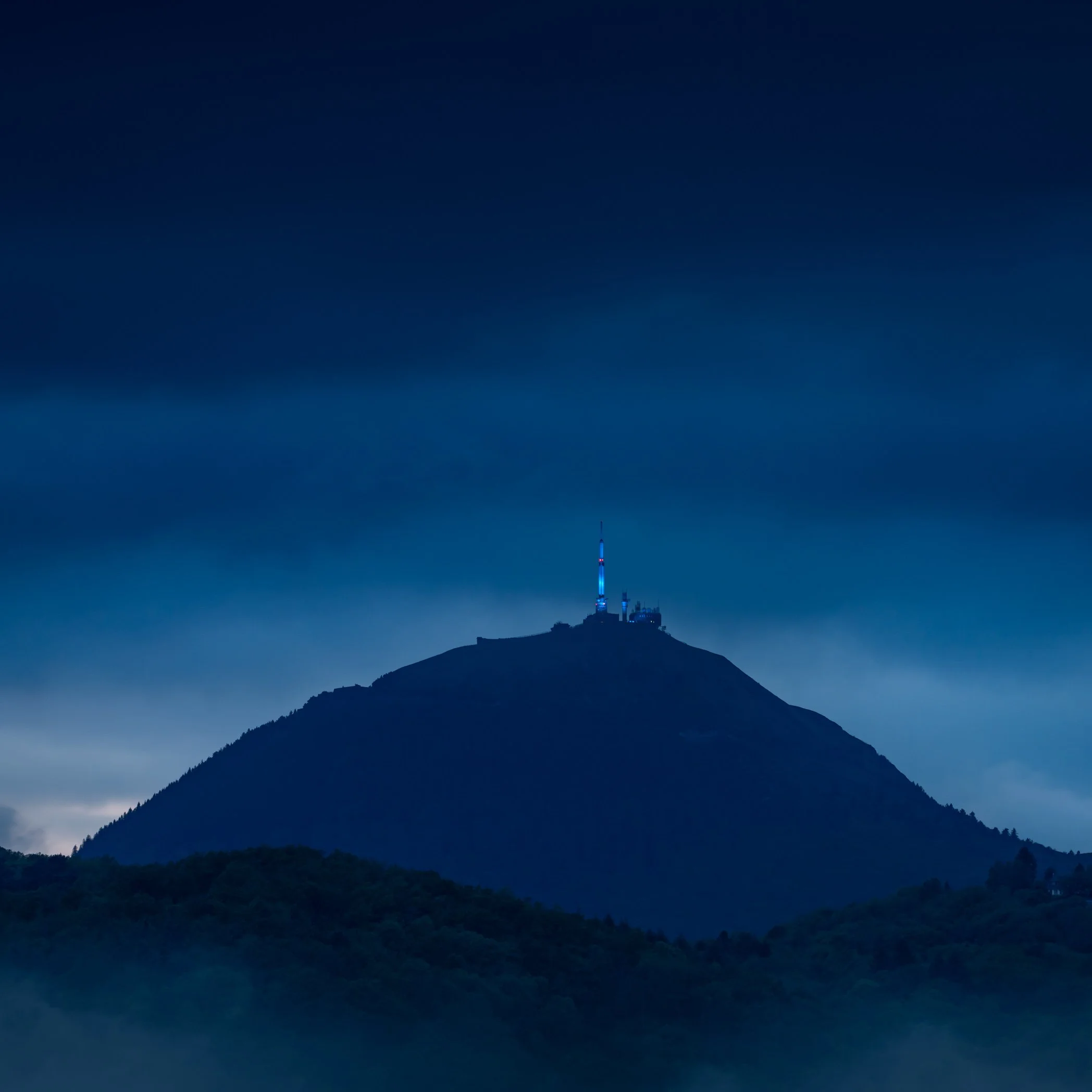 Puy de Dôme tour France bleu mai 2023.jpg