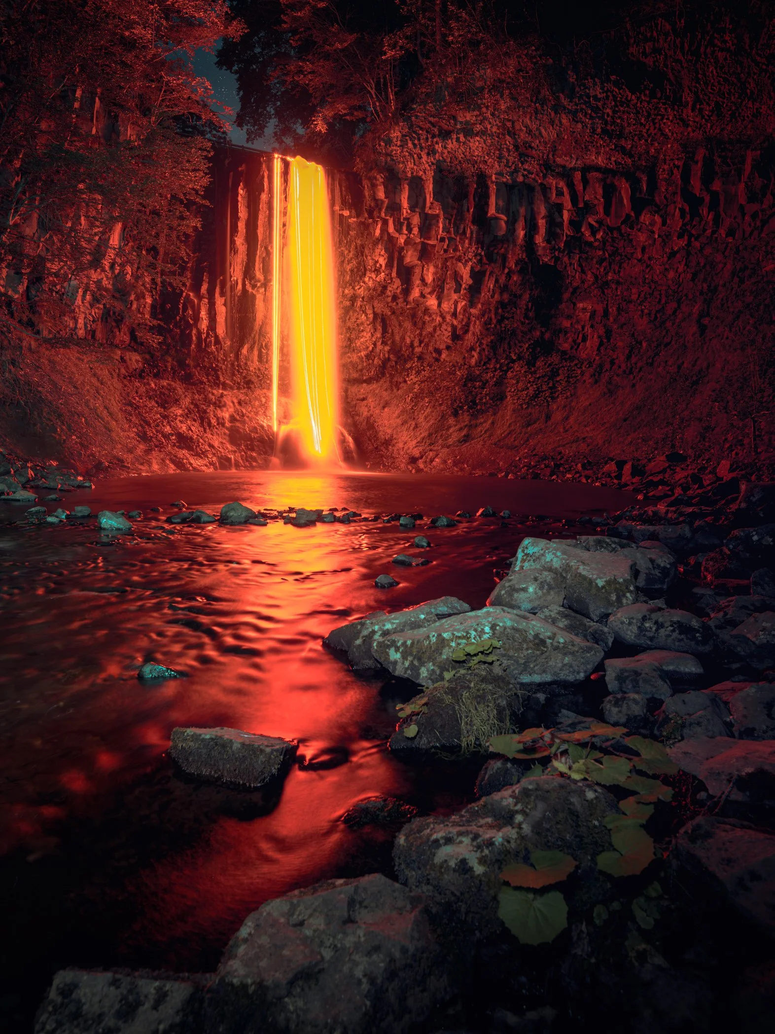 Hraunfoss at night 2_Aout 2024.jpg