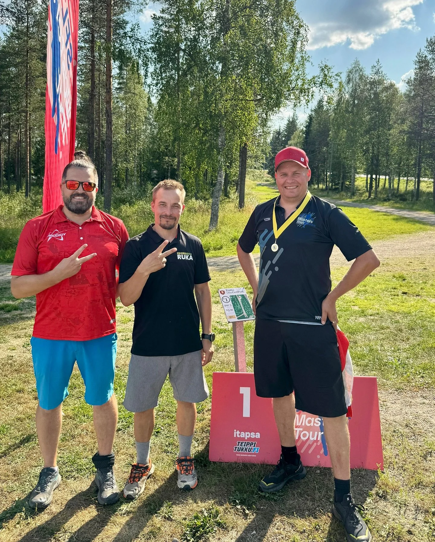 Iso kiitos Ranuan kisoihin osallistuneille ja onnittelut voittajille! 🏆🤩
Kiitos paljon my&ouml;s kisan organisoineelle @fribakisat.fi lle 🙏🏼🔥

SFL MASTERS TOURIN J&Auml;RJEST&Auml;&Auml; YHTEIST&Ouml;SS&Auml;:

@drivaliafinland @itapsa @pdgaeuro
