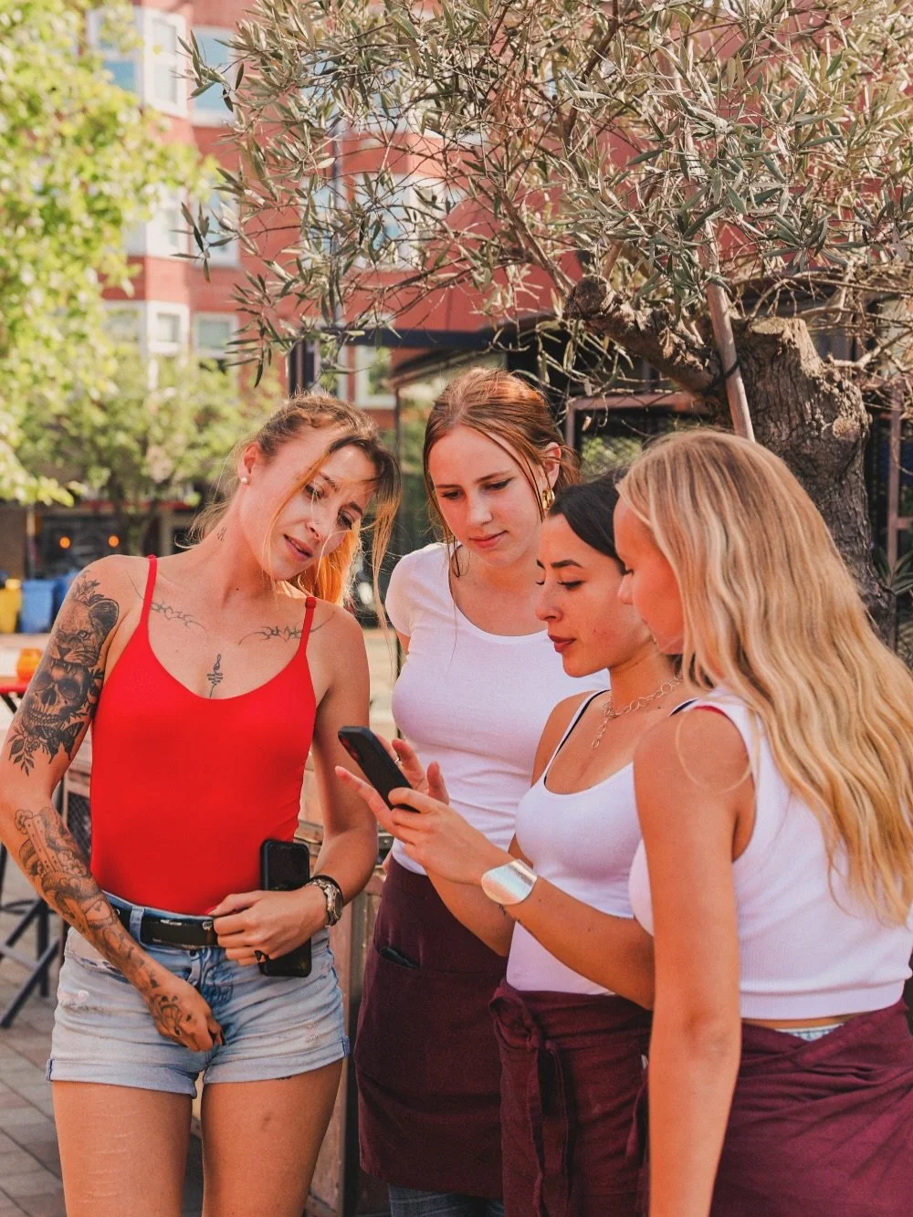 Squad goals, Lusconi edition. ☀️📲⁣
New sunny day? We checked the weather, the memes, AND the reservation list, we&rsquo;re ready.⁣

Terrazza on, spirits high, let&rsquo;s gooo! 🇮🇹💃⁣
.⁣
.⁣
.⁣
.⁣
.⁣
#barlusconiamsterdam #amsterdamwest #debaarsjes #
