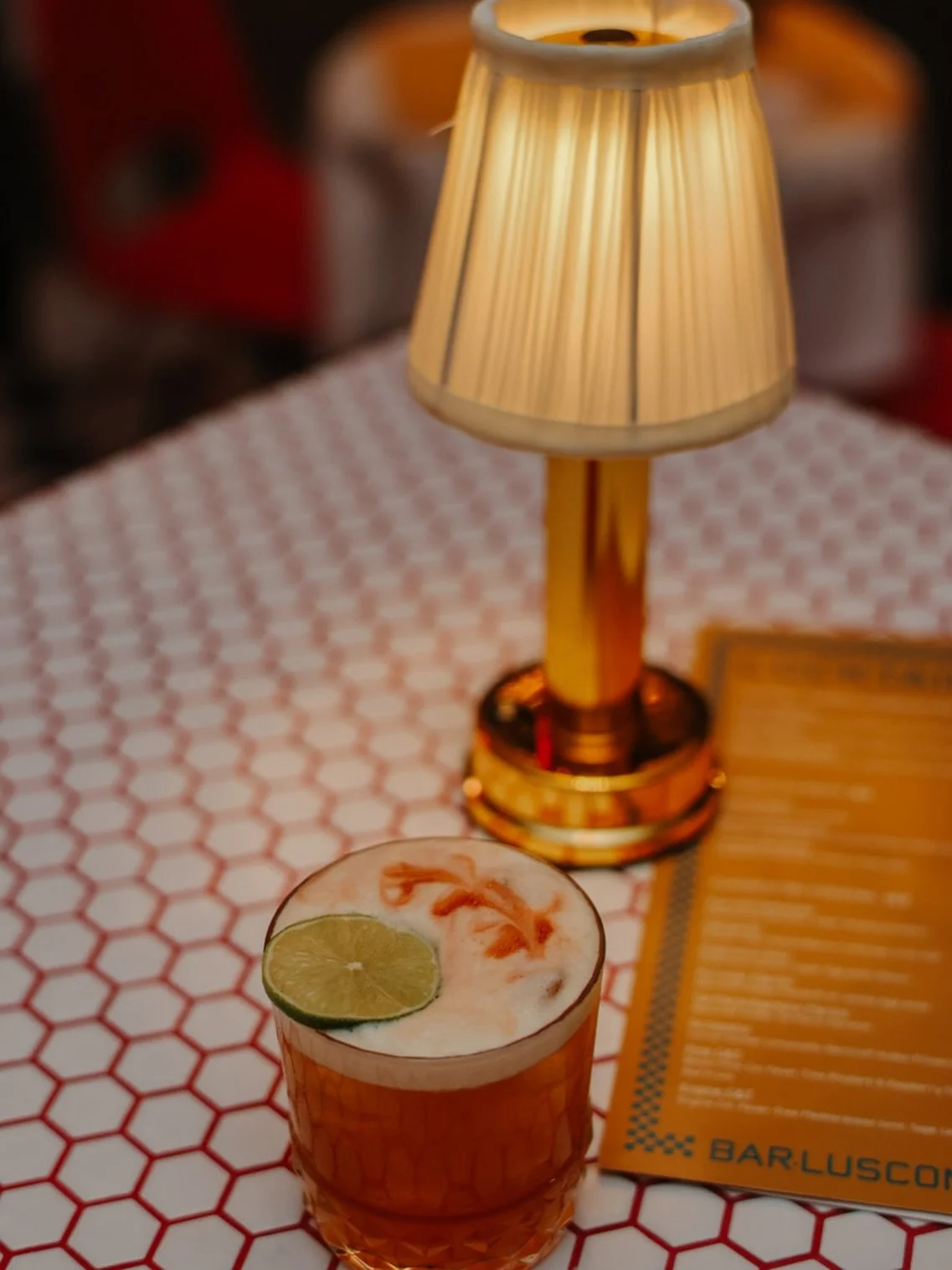 🍹 Friday is ON = Aperitivo mode: activated 🇮🇹✨⁣
From first cocktail to last bite, it&rsquo;s Italian vibes only at BAR.LUSCONI.⁣
Gather your crew, claim your spot, and dip into the weekend with focaccia &amp; creamy dips. 🫓💃⁣
⁣
📍 Mercatorplein 