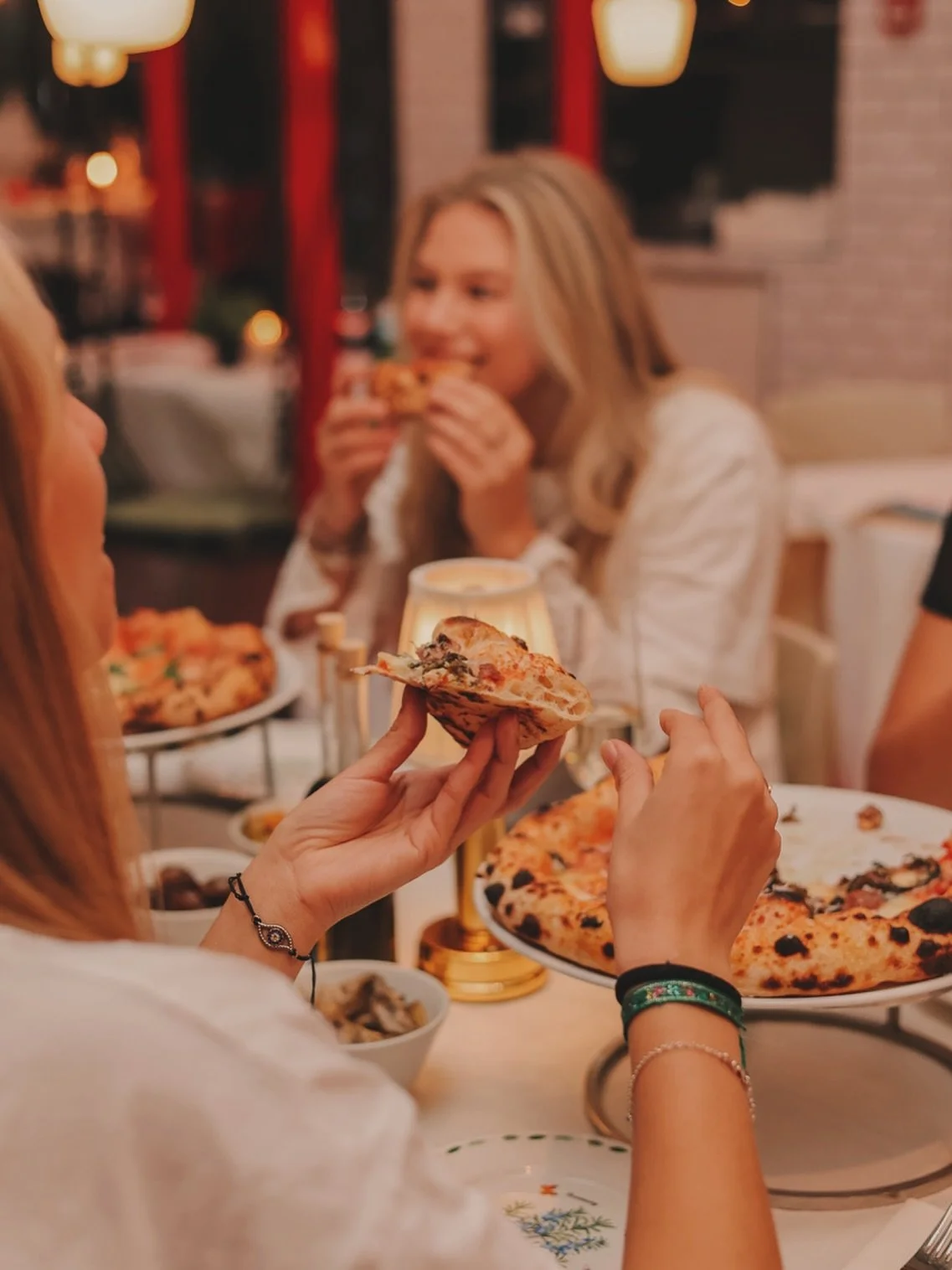 🍕 PSA: Your favourite slice just got a glow-up.⁣
New pizza&rsquo;s on the block, crispy, saucy, and 100% ready for its close-up.⁣
Come grab a slice before your nonna beats you to it. 😋🇮🇹⁣
⁣
📍 Mercatorplein 2B, New menu? Bellissimo!🤌🏼👌🏼⁣
Your