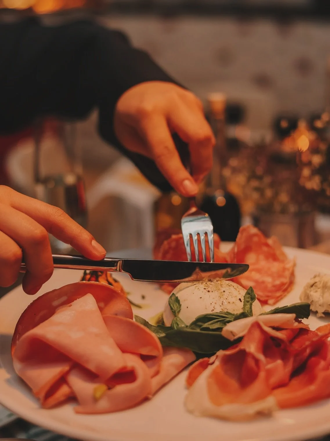 Antipasti dreams do come true 🇮🇹✨⁣
From creamy burrata to silky prosciutto, this is how you start an Italian feast.⁣
⁣
Perfect for sharing, or not. 😉⁣

📍 BAR.LUSCONI, Mercatorplein 2B, Come hungry, leave molto happy.⁣
⁣
.⁣
.⁣
.⁣
.⁣
⁣
#barlusconia