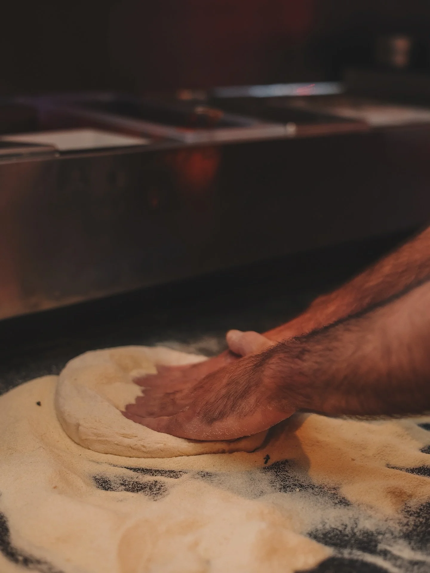 Every great pizza starts here.⁣
Flour, hands, and a little Italian soul 🇮🇹✨⁣
We prepare our Neapolitan dough fresh daily, light, airy, with just the right crunch after the oven.⁣
⁣
⁣
📍 BAR.LUSCONI, Mercatorplein 2B⁣
Pizza all day, from your lunch 