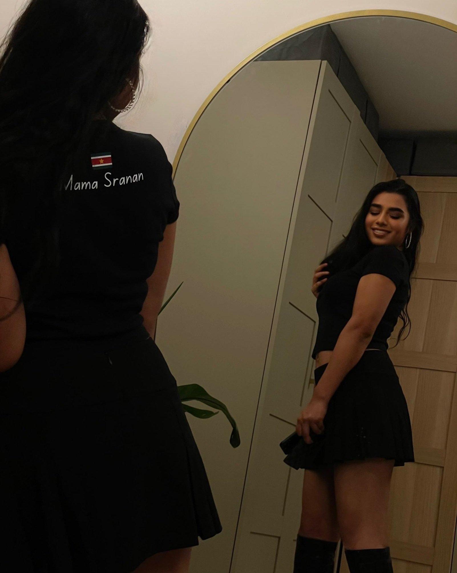 “Mama Sranan” Black crop-top