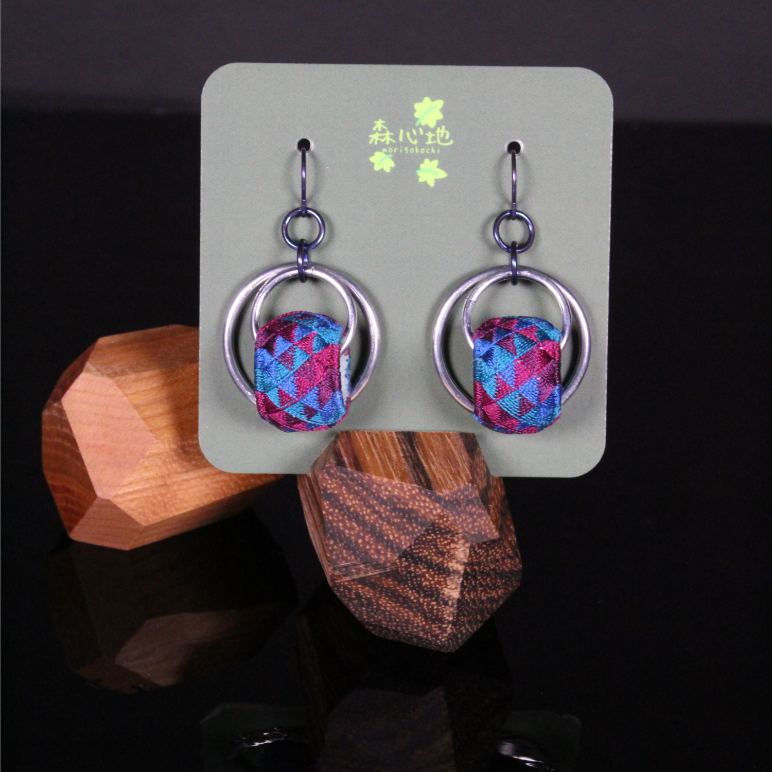 四色うろこ 4-shoku Uroko (4-color scales)