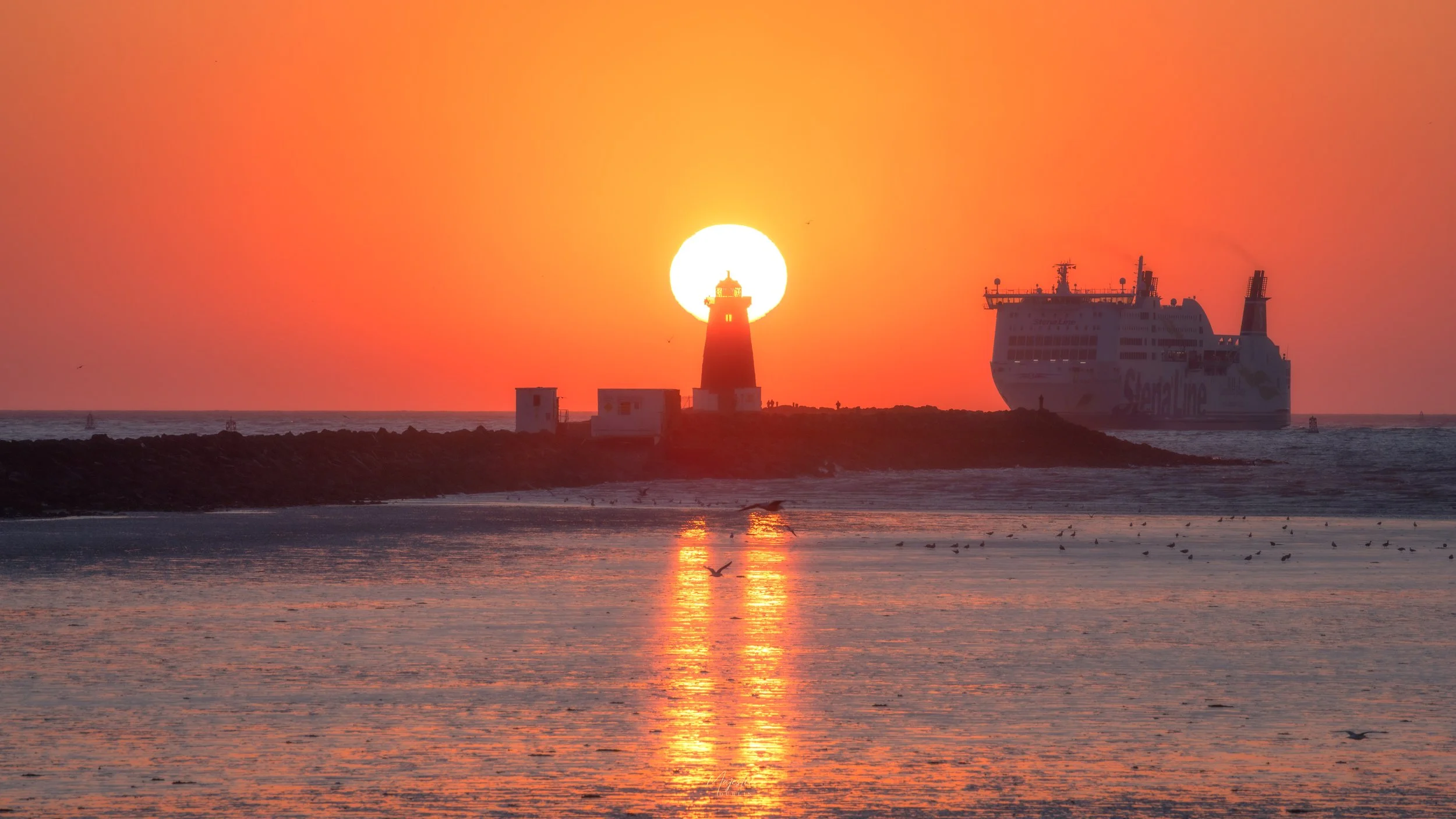 Sunrise-Poolbeg-Lighthouse.jpg
