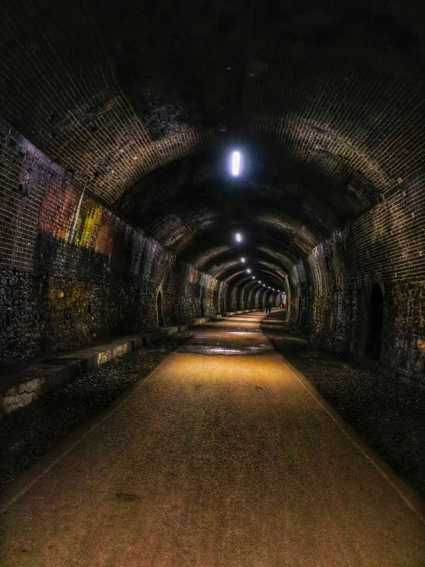 📸

📍Headstone Tunnel, Peak District 

The Headstone Tunnel built in 1863 🕯