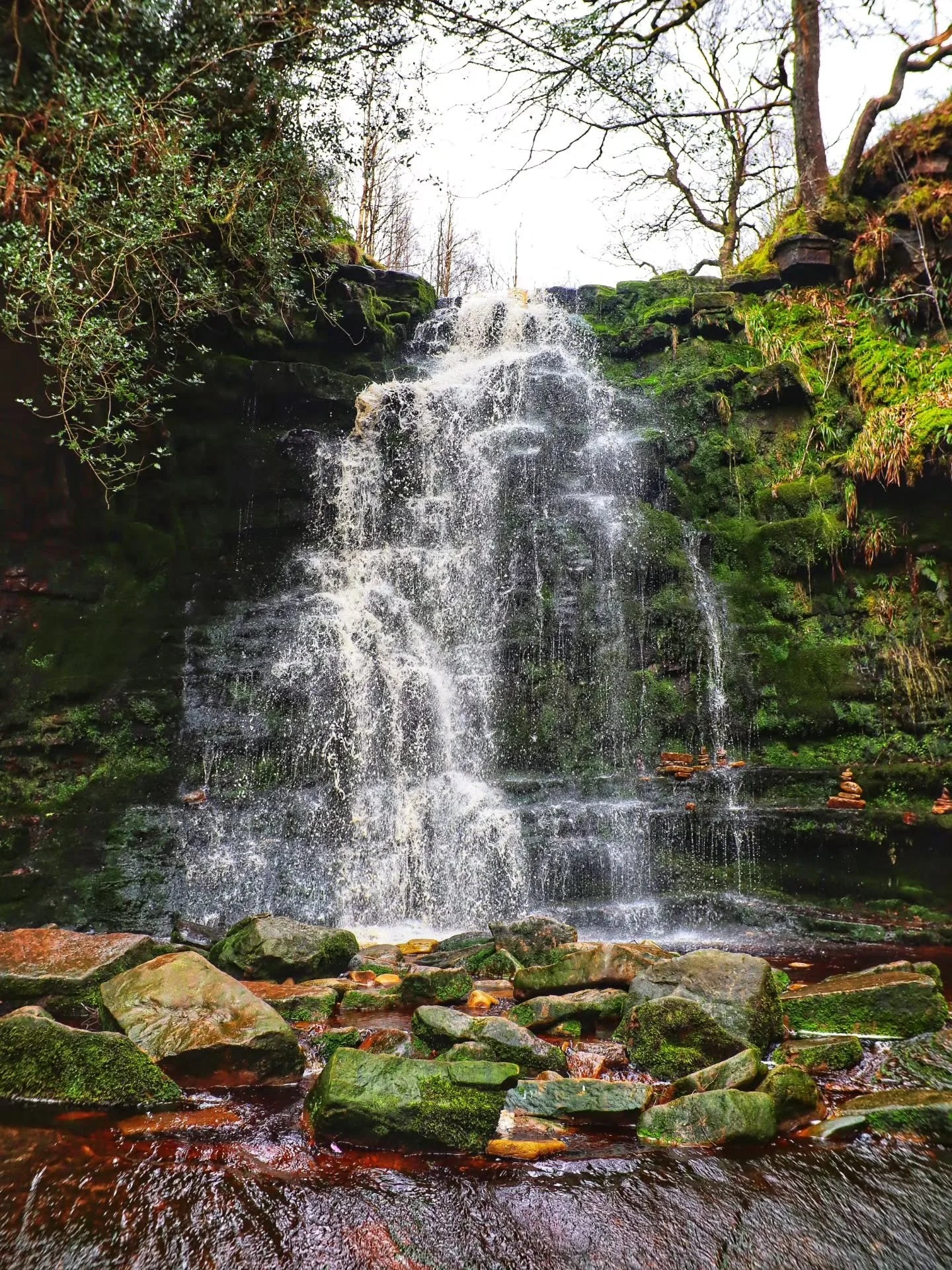 📸

📍Middle Black Clough Waterfall, Peak District 

This was worth the hike 💚💙