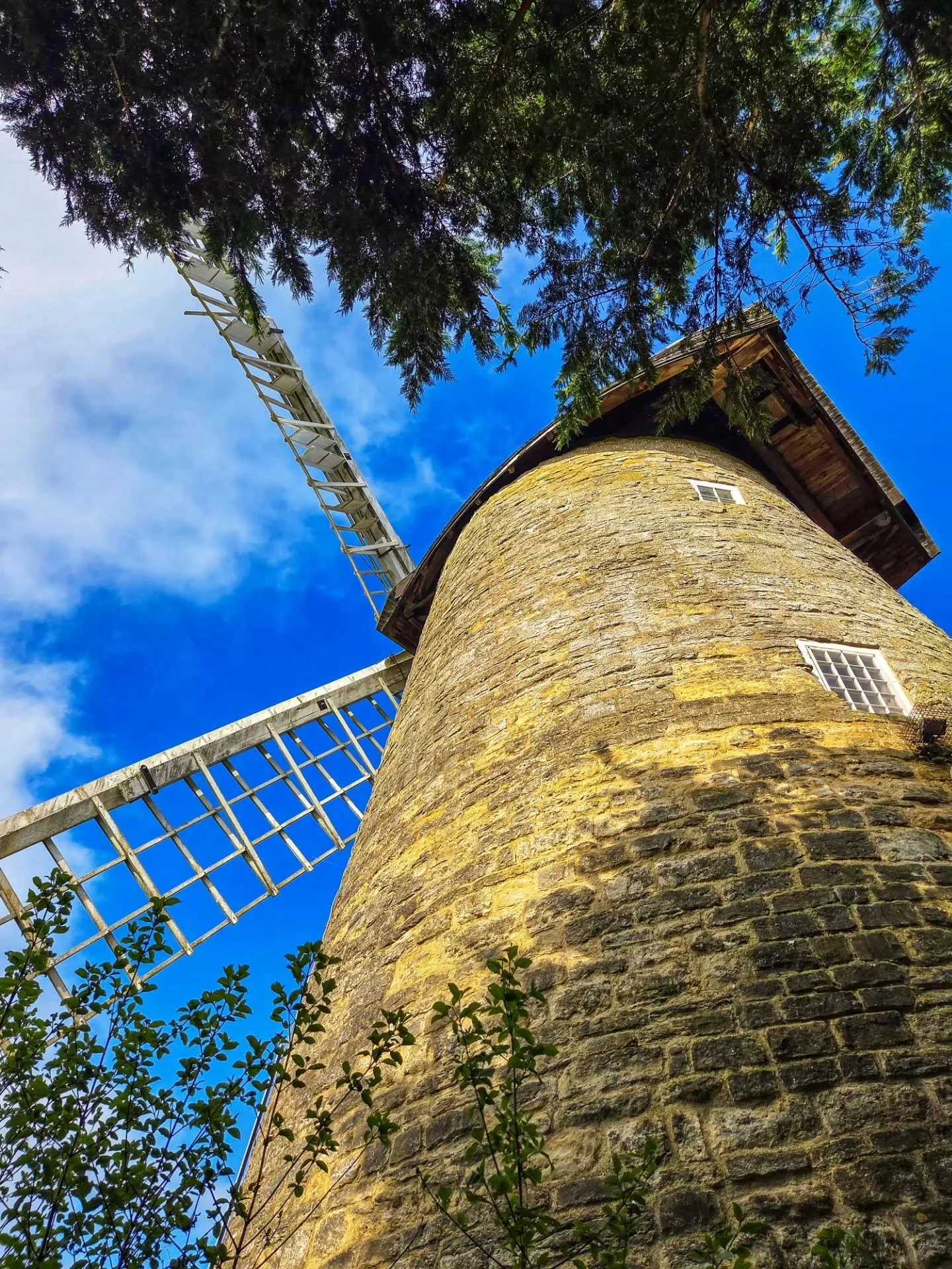📸

📍New Bradwell, Milton Keynes 

The Bradwell Windmill 🌬