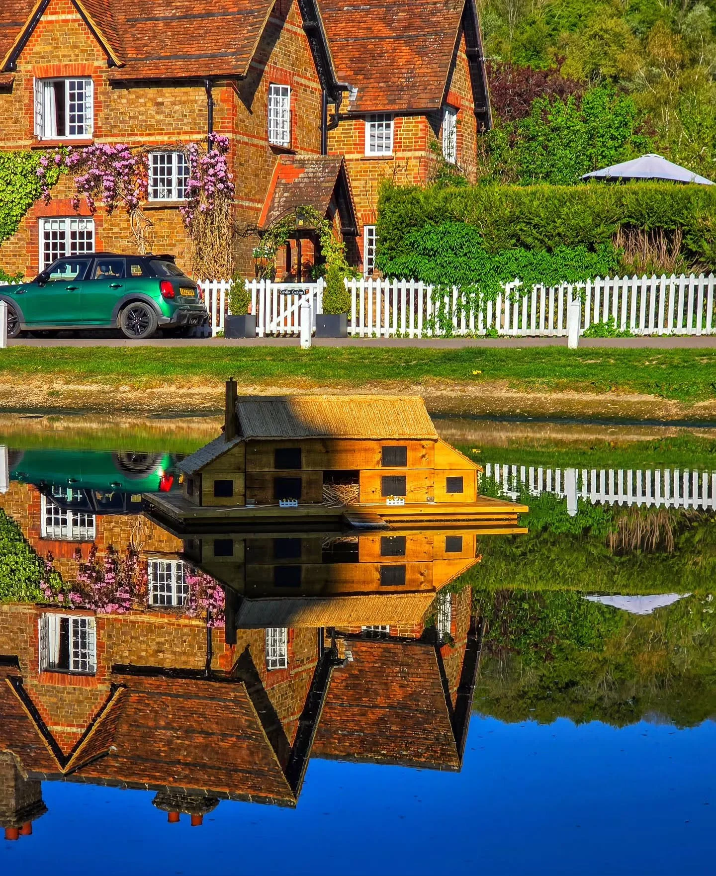📸

📍Aldbury Village, Hertfordshire 

Little duck house 🦆