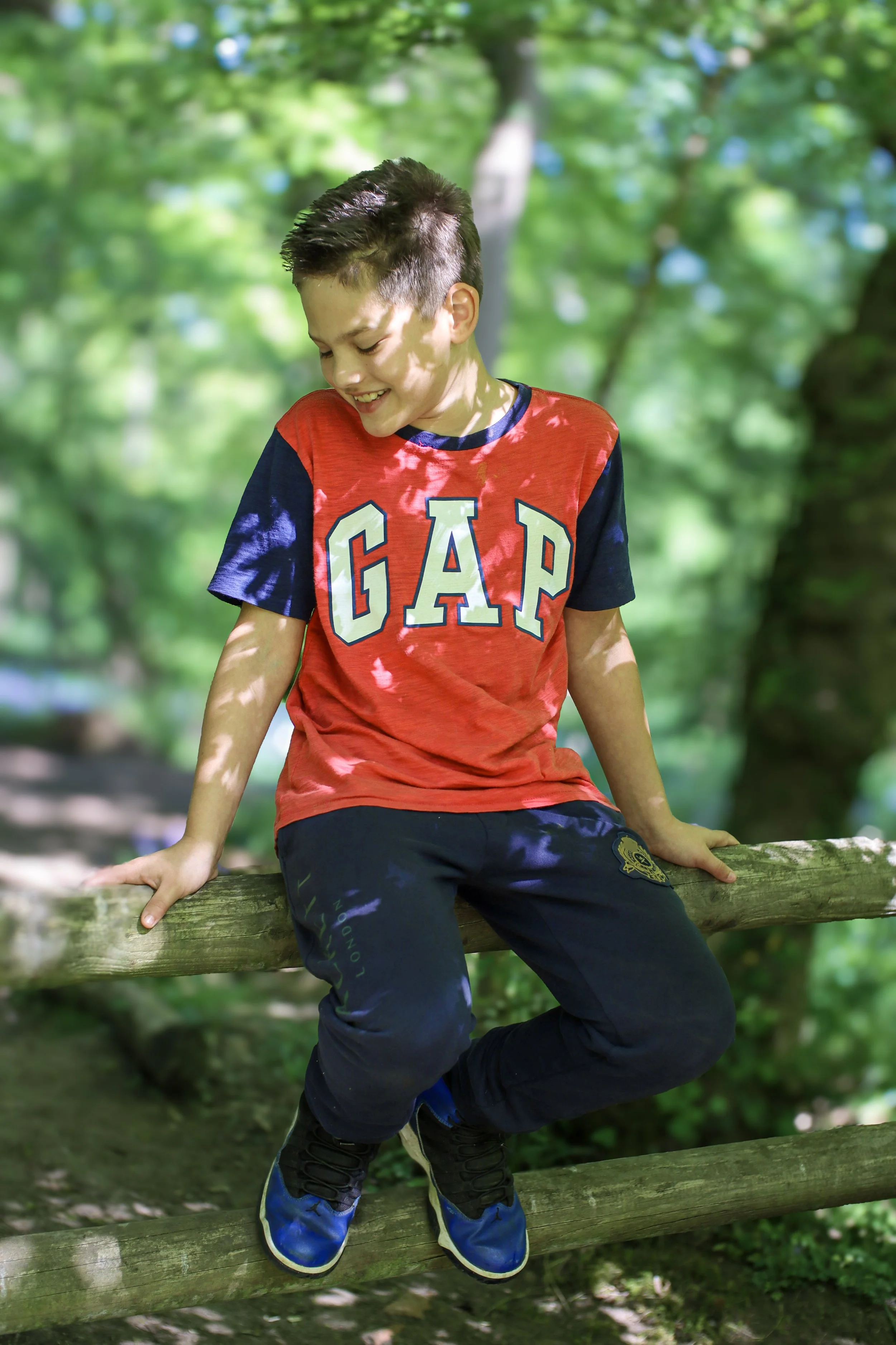 Family photos and portraits taken by a family photographer in Milton Keynes, Buckinghamshire in the UK. Special occasions, christening, baptism, newborn, baby, birthday, anniversary, wedding photo shoots and sessions