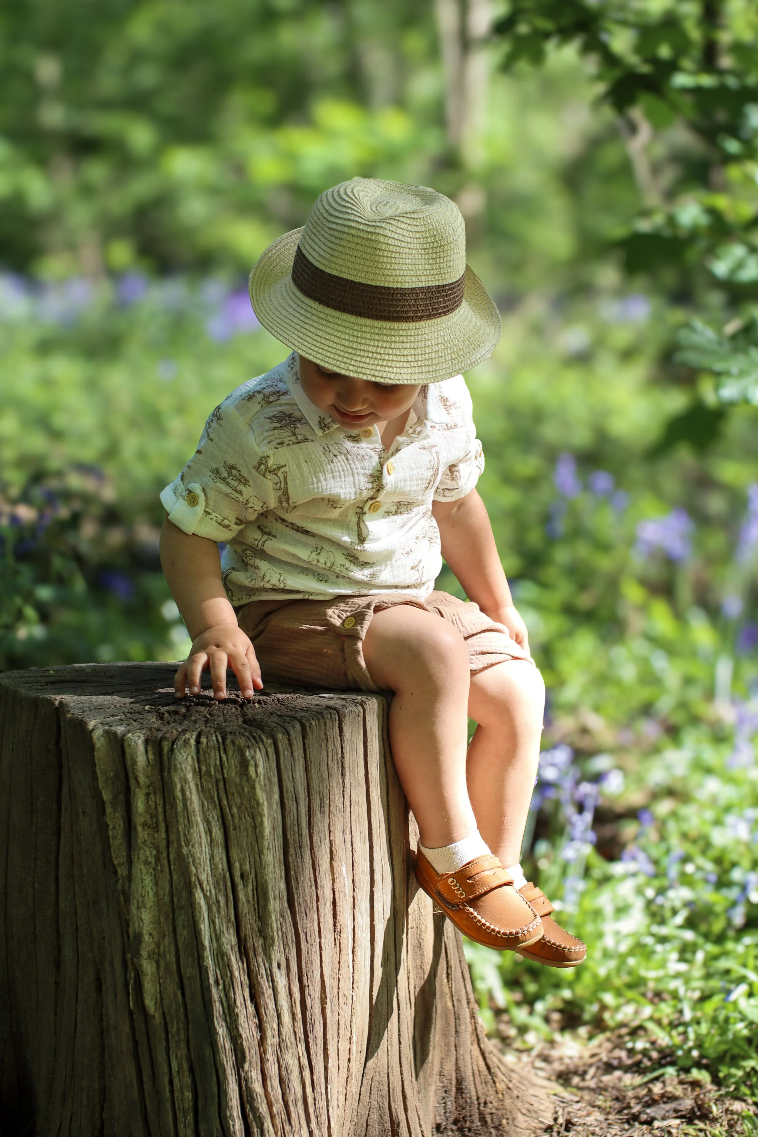 Family photos and portraits taken by a family photographer in Milton Keynes, Buckinghamshire in the UK. Special occasions, christening, baptism, newborn, baby, birthday, anniversary, wedding photo shoots and sessions