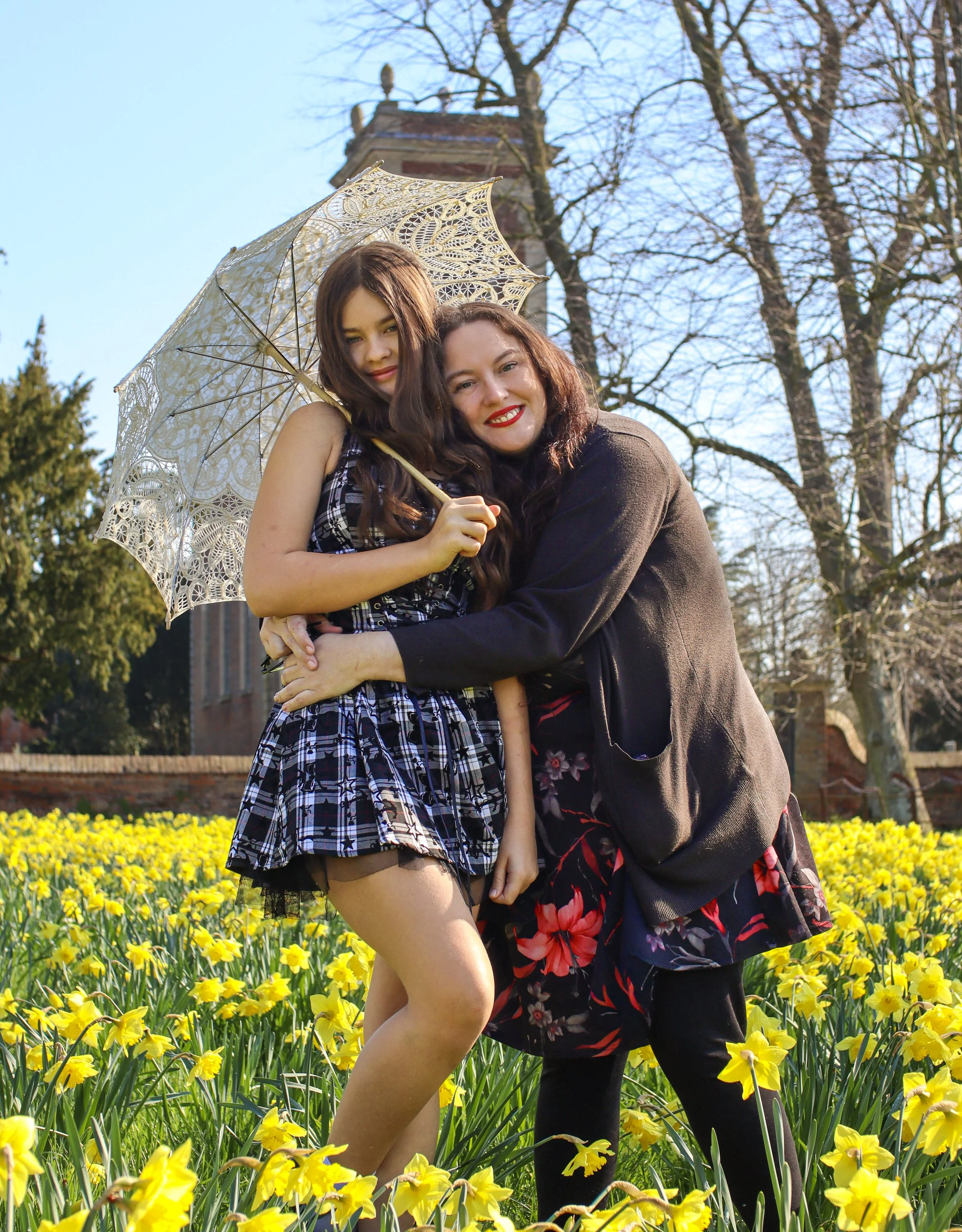 Family photos and portraits taken by a family photographer in Milton Keynes, Buckinghamshire in the UK. Special occasions, christening, baptism, newborn, baby, birthday, anniversary, wedding photo shoots and sessions