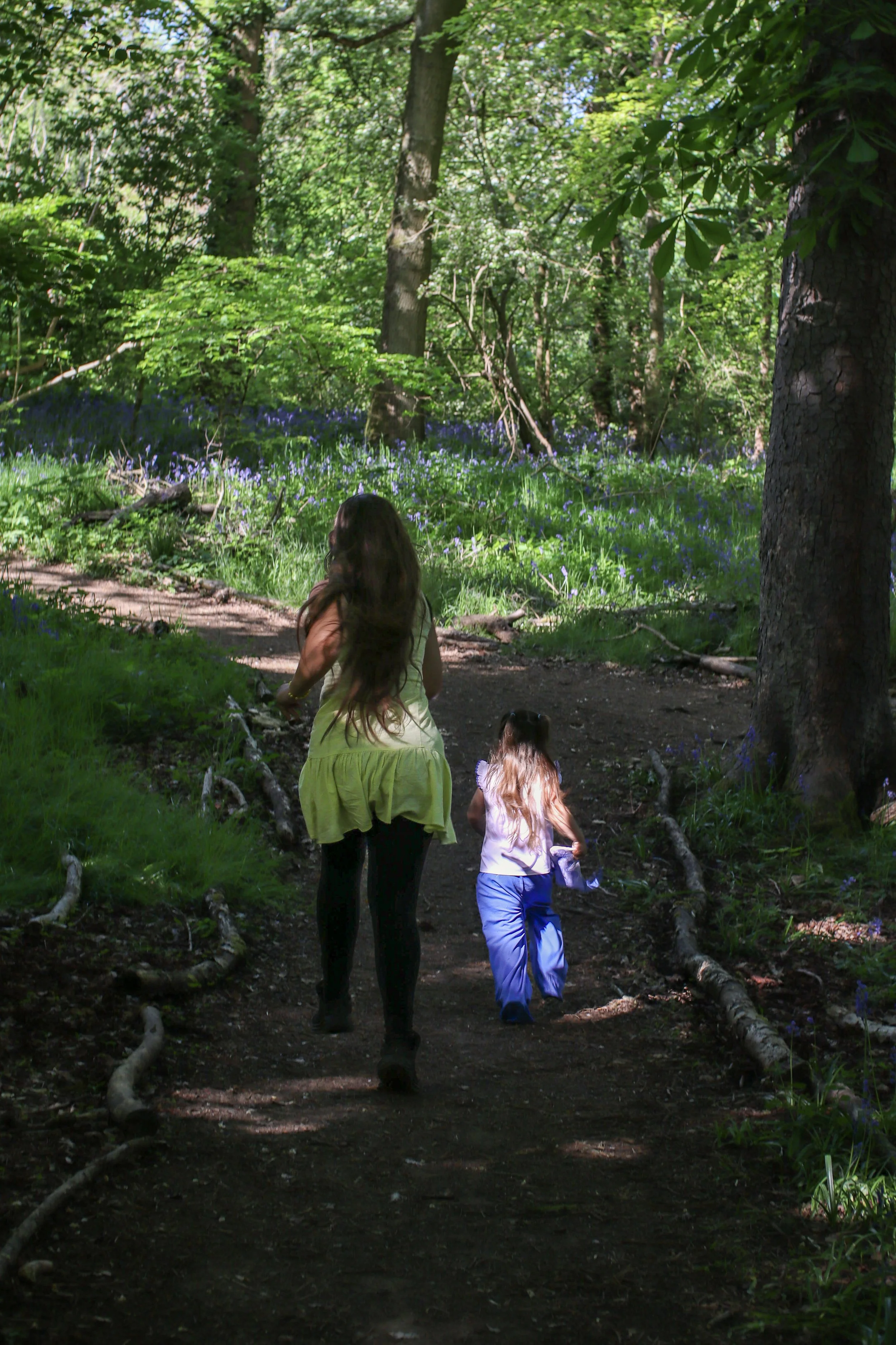 Family photos and portraits taken by a family photographer in Milton Keynes, Buckinghamshire in the UK. Special occasions, christening, baptism, newborn, baby, birthday, anniversary, wedding photo shoots and sessions