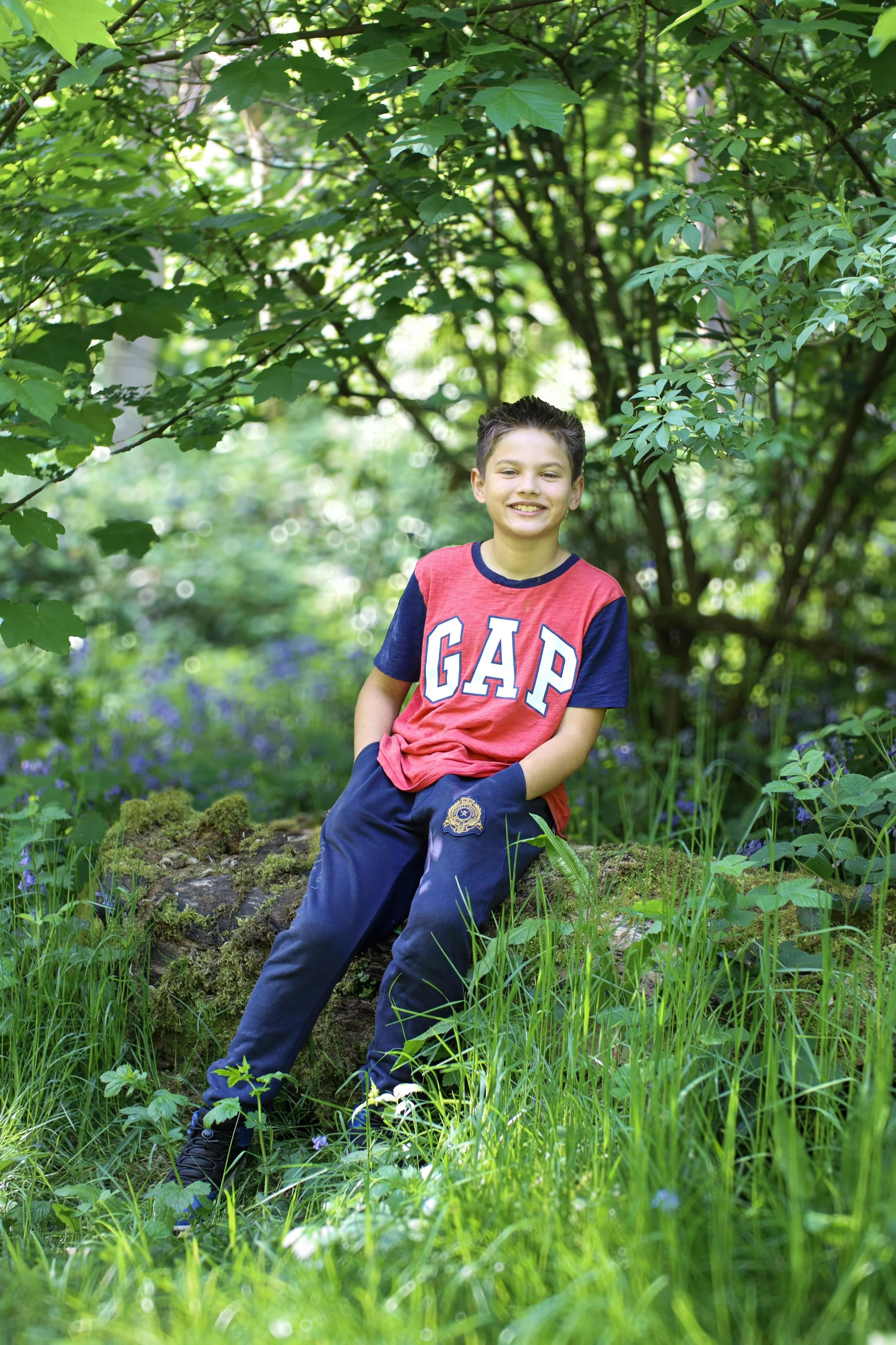 Family photos and portraits taken by a family photographer in Milton Keynes, Buckinghamshire in the UK. Special occasions, christening, baptism, newborn, baby, birthday, anniversary, wedding photo shoots and sessions